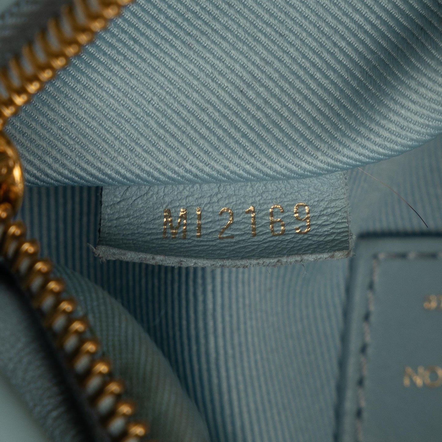 Louis Vuitton New Wave Bumbag (SHG-FyMiFM)
