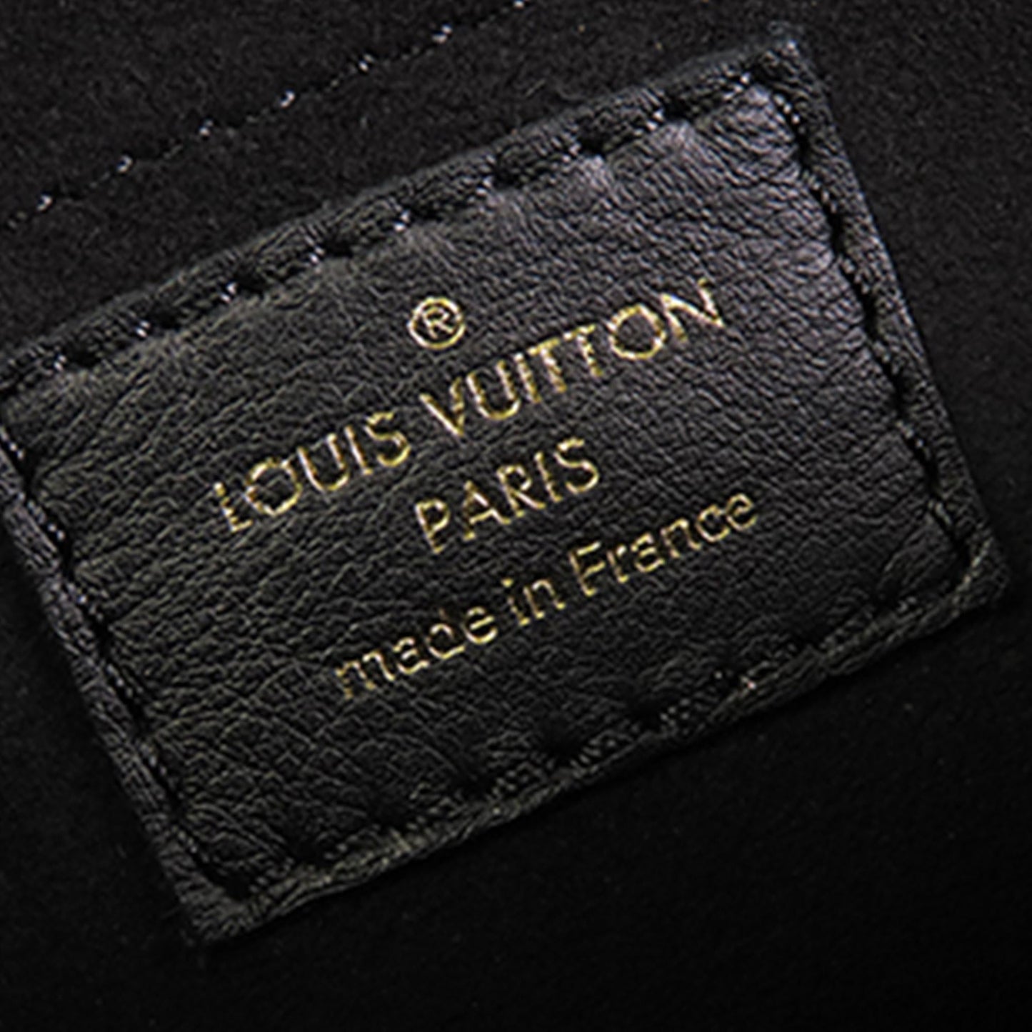 Louis Vuitton New Wave Camera Bag (SHG-7qm0Jq)