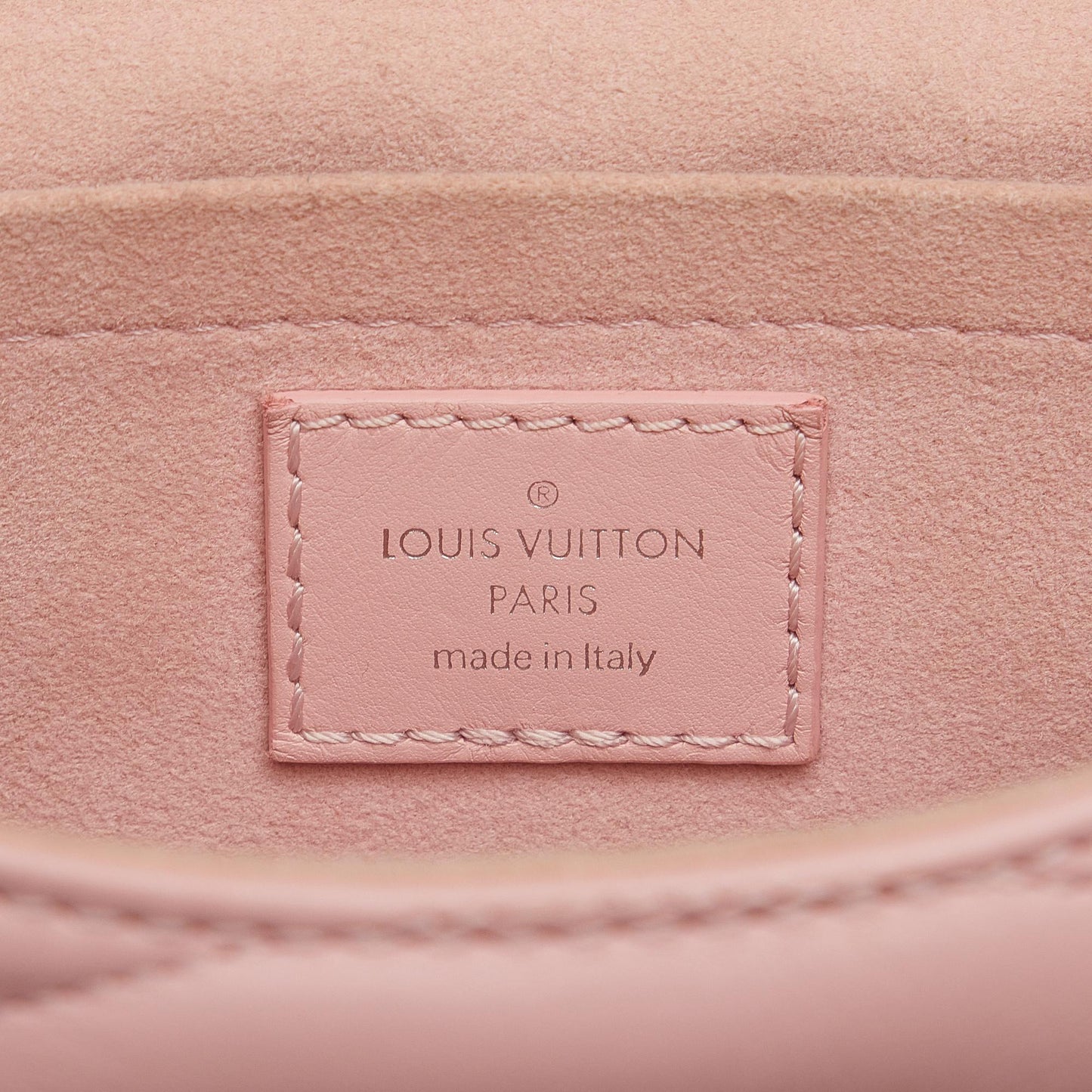 Louis Vuitton New Wave Chain Bag MM (SHG-JdWoS2)