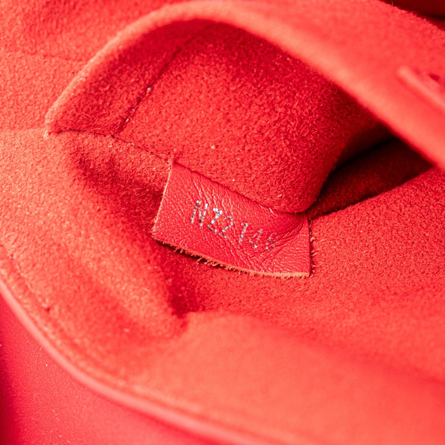 Louis Vuitton New Wave Chain Bag MM