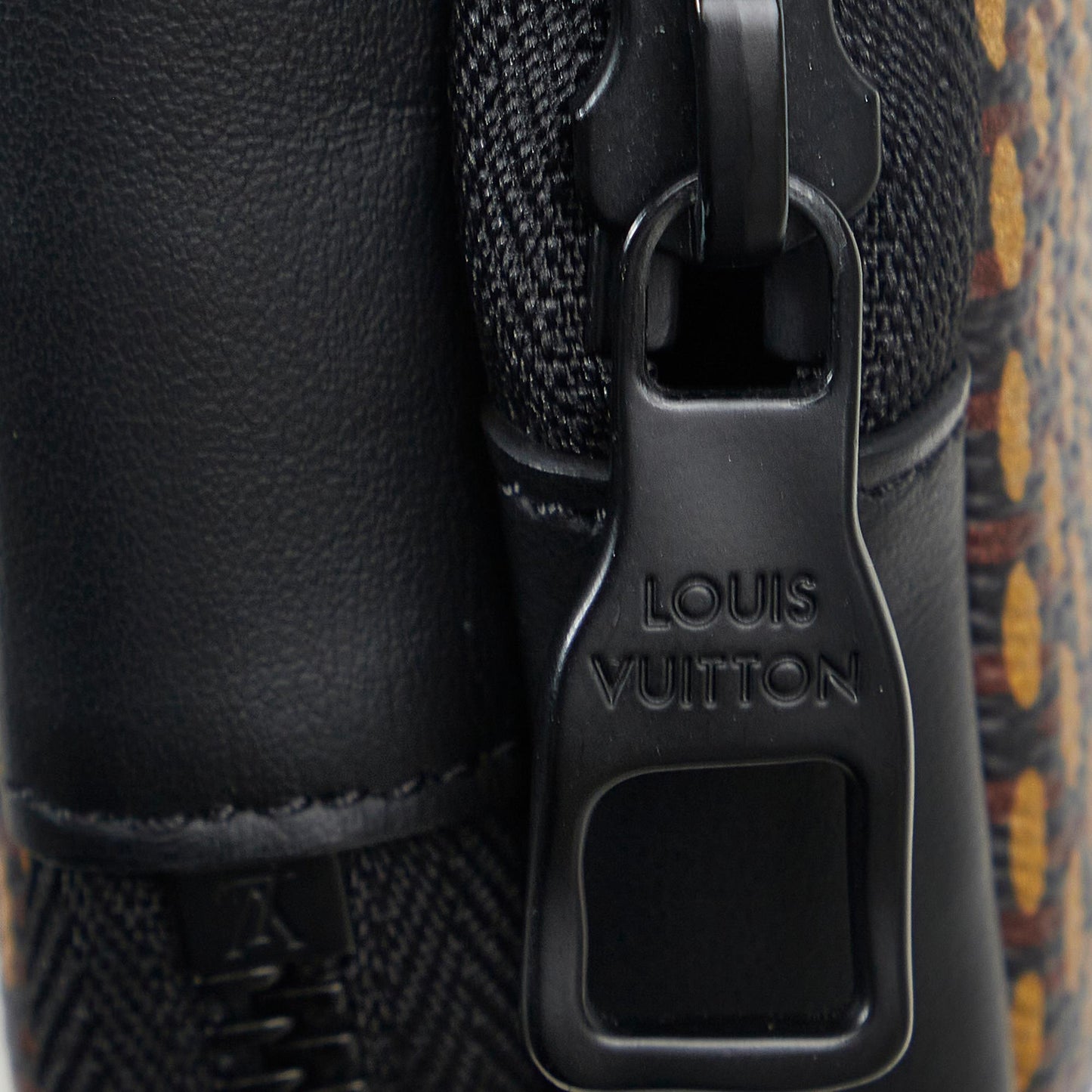 Louis Vuitton Nigo Giant Damier Ebene Tortoise Double Phone Pouch (SHG-xvGFoD)