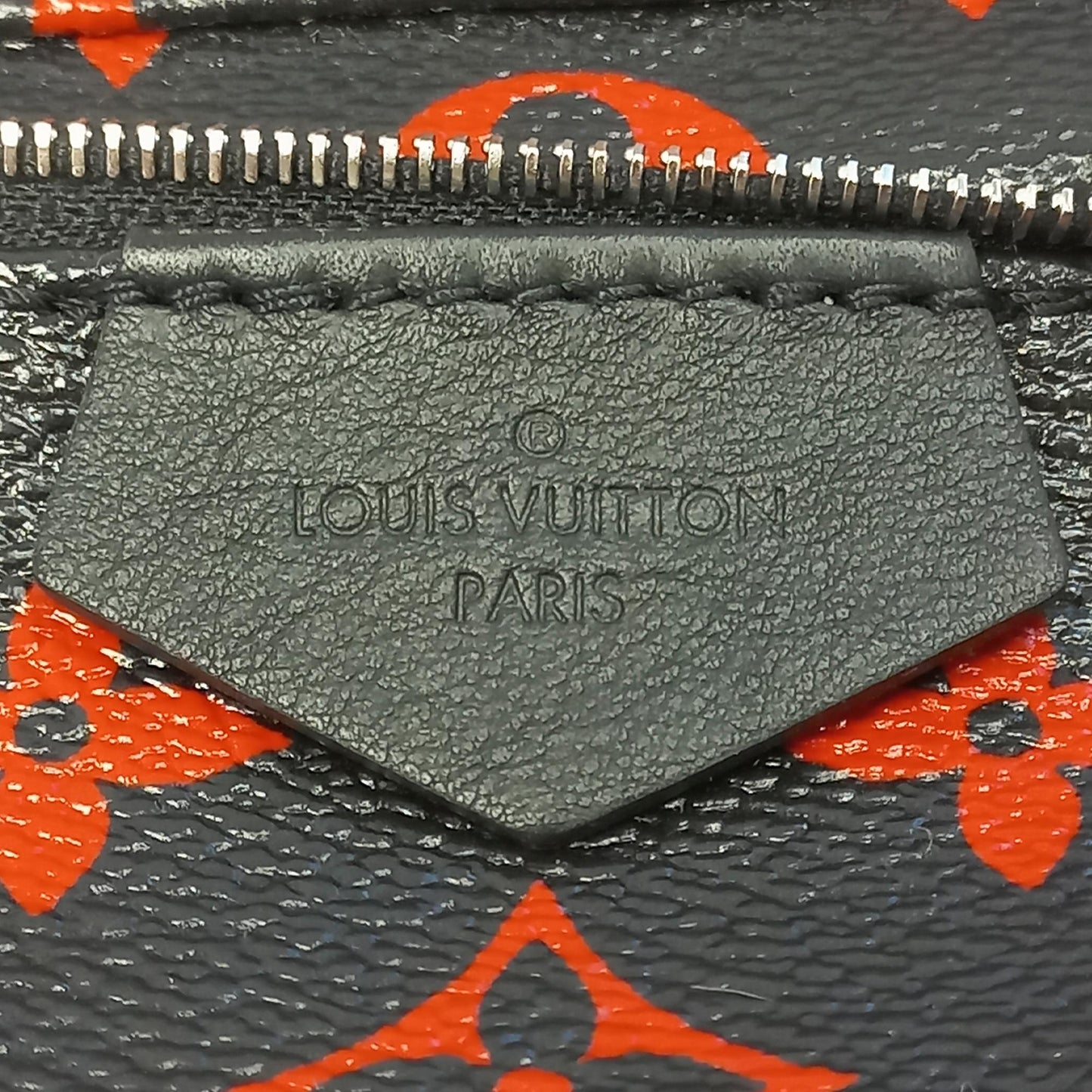 Louis Vuitton Palm Springs Limited Edition Monogram Infrarouge PM (SHG-vzInde)