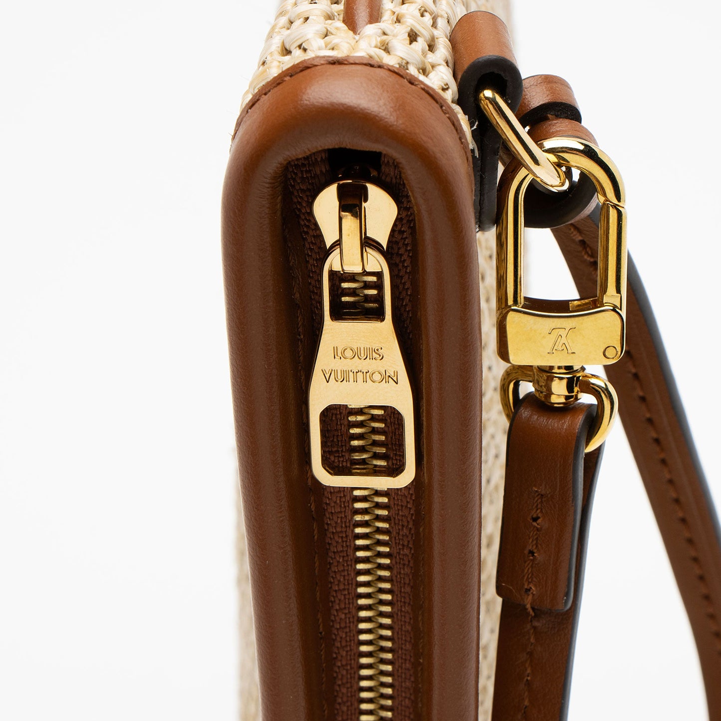 Louis Vuitton Raffia Pochette (SHF-DxI9Le)