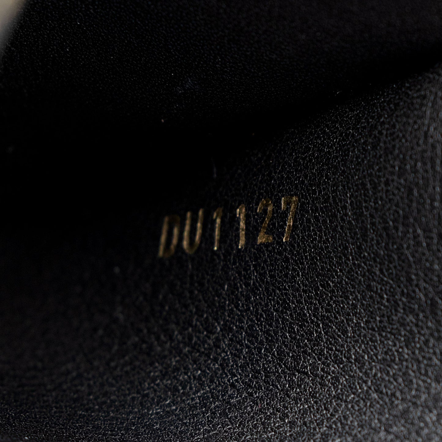 Louis Vuitton Reverse Monogram Column Pochette (SHF-HTgM8Z)