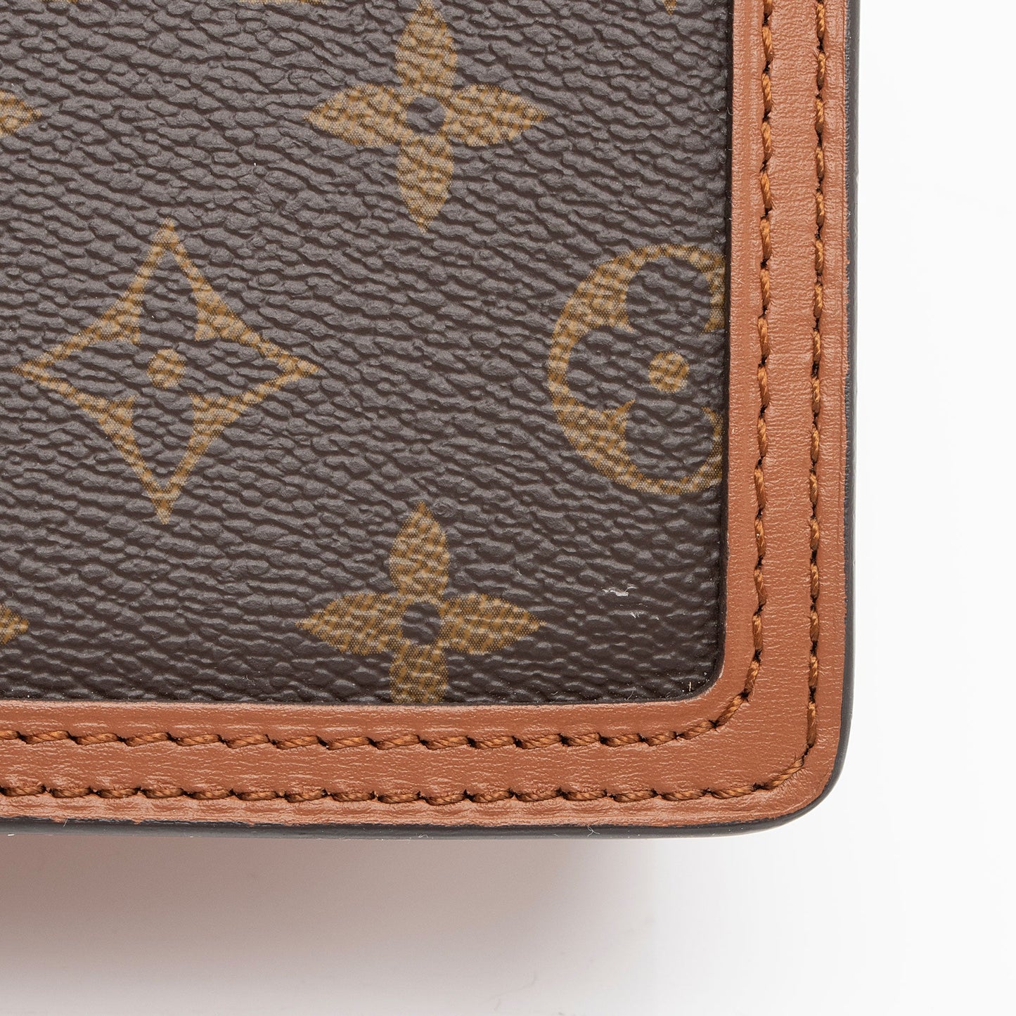 Louis Vuitton Reverse Monogram Dauphine Chain Wallet (SHF-BmrxyO)