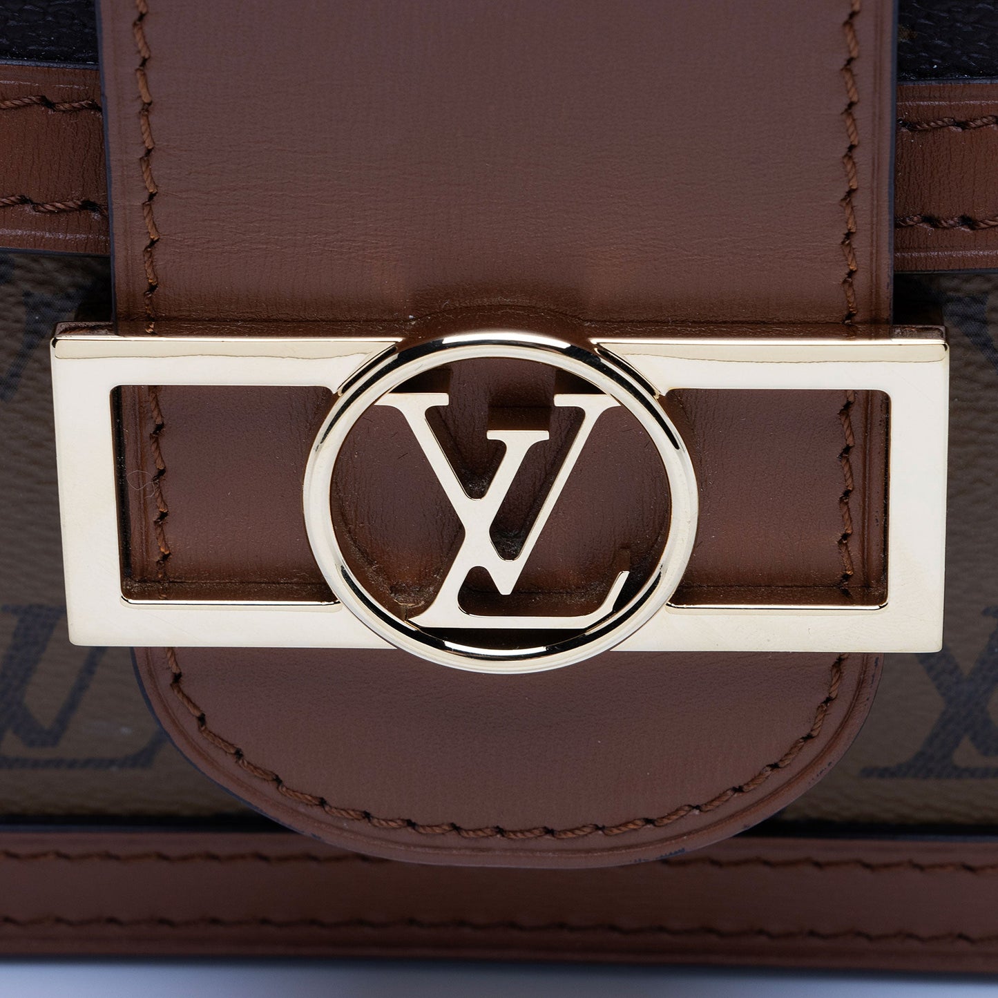 Louis Vuitton Reverse Monogram Dauphine MM Shoulder Bag (SHF-ioa83y)