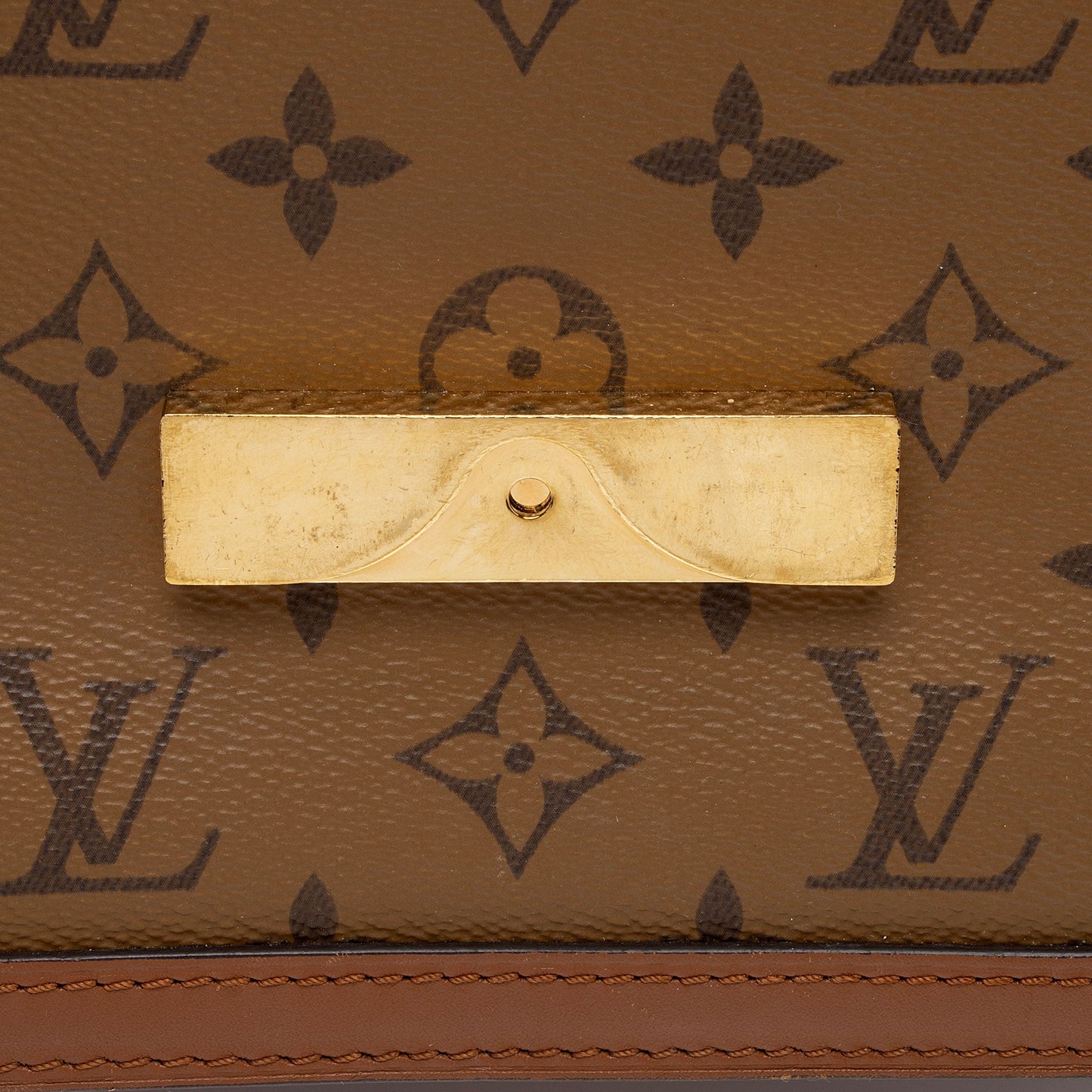 Louis Vuitton Reverse Monogram Dauphine MM Shoulder Bag (SHF-6RbLkp)