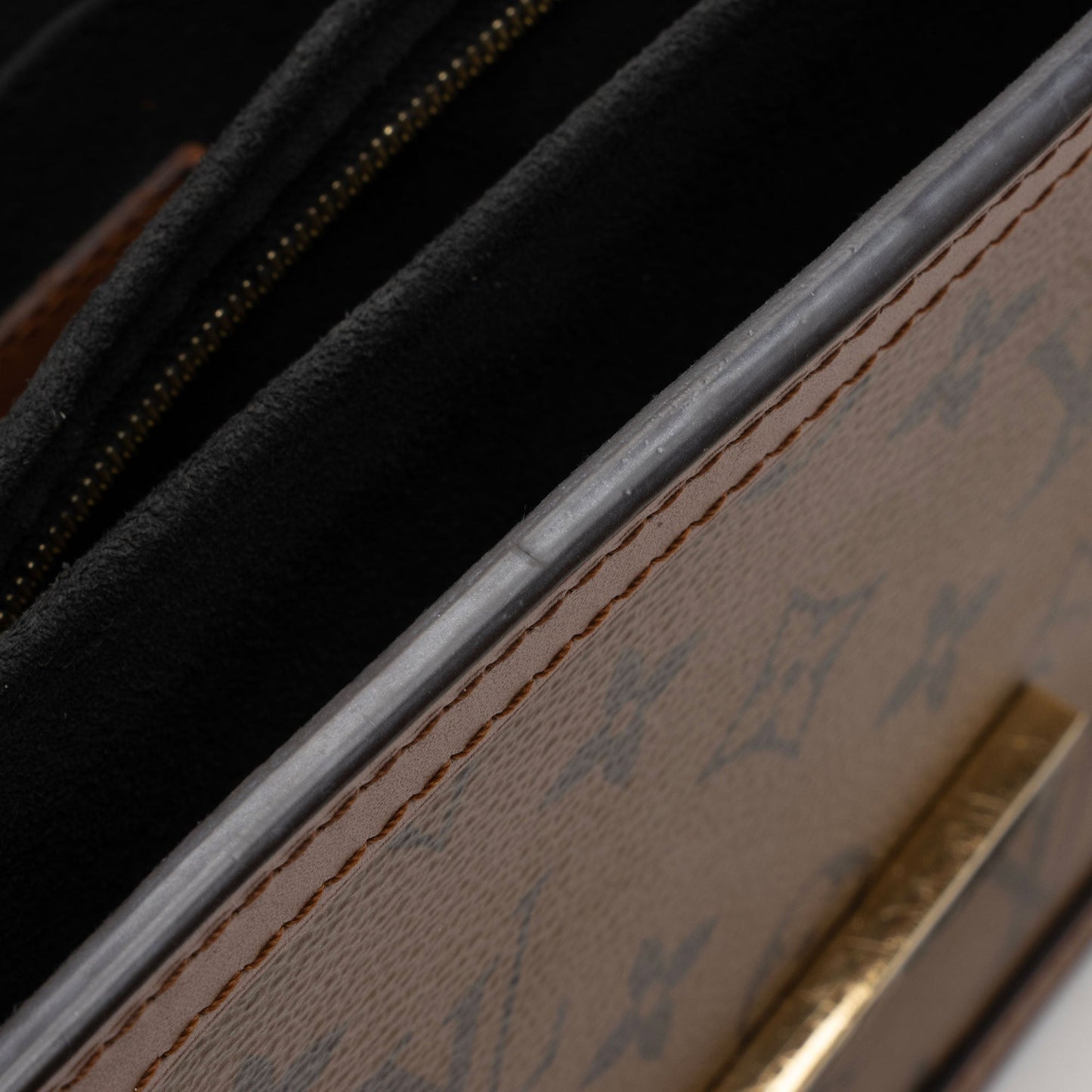 Louis Vuitton Reverse Monogram Dauphine MM Shoulder Bag (SHF-VOdubV)