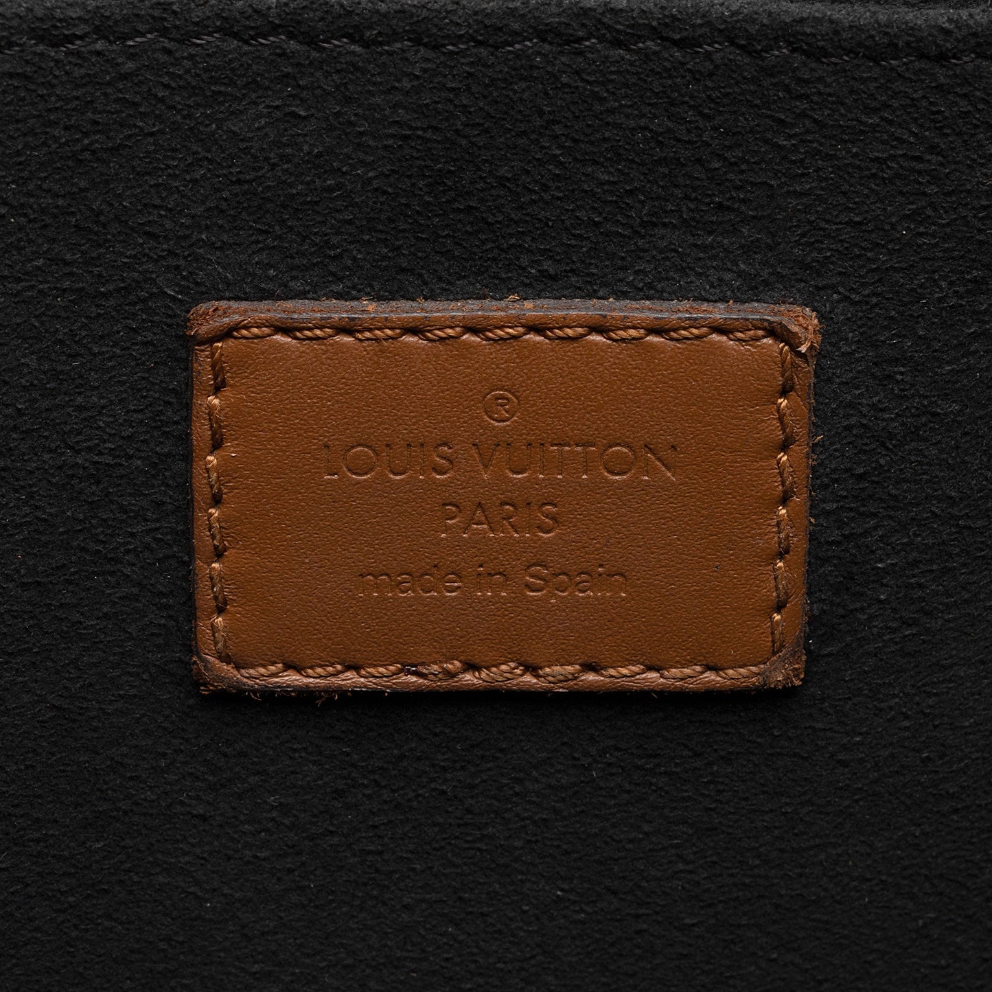 Louis Vuitton Reverse Monogram Dauphine MM Shoulder Bag (SHF-VOdubV)