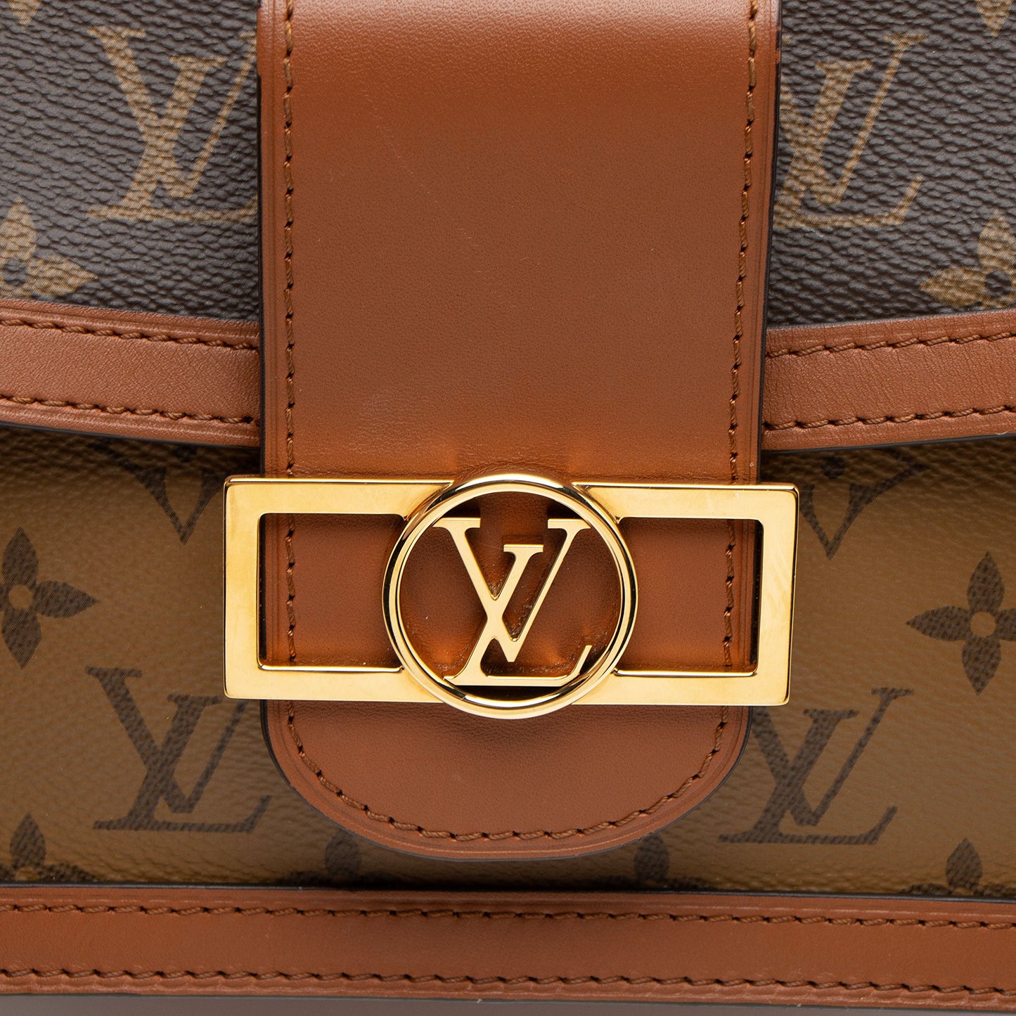 Louis Vuitton Reverse Monogram Dauphine MM Shoulder Bag -  (SHF-qc8Mo6)