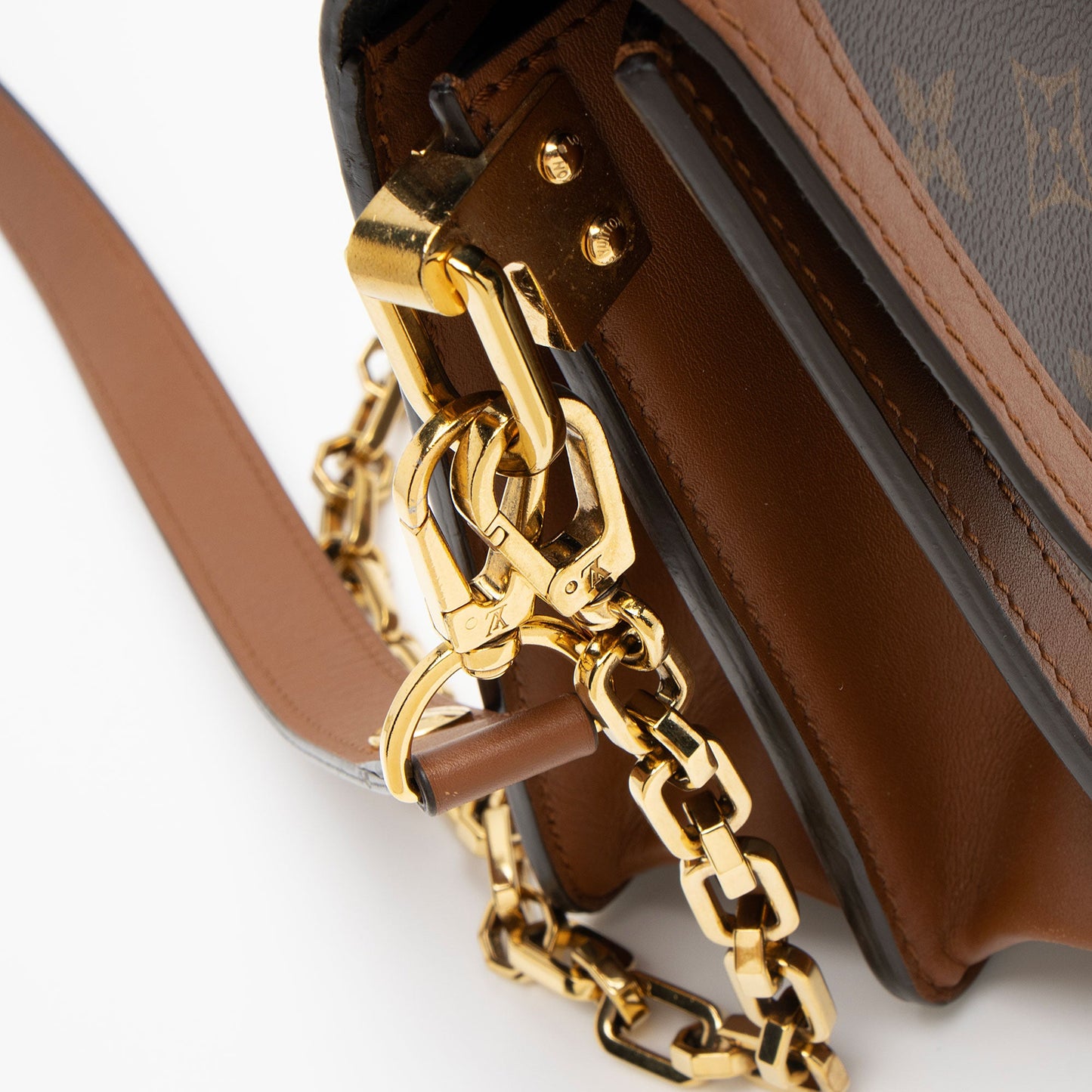 Louis Vuitton Reverse Monogram Dauphine MM Shoulder Bag (SHF-gLxrYk)