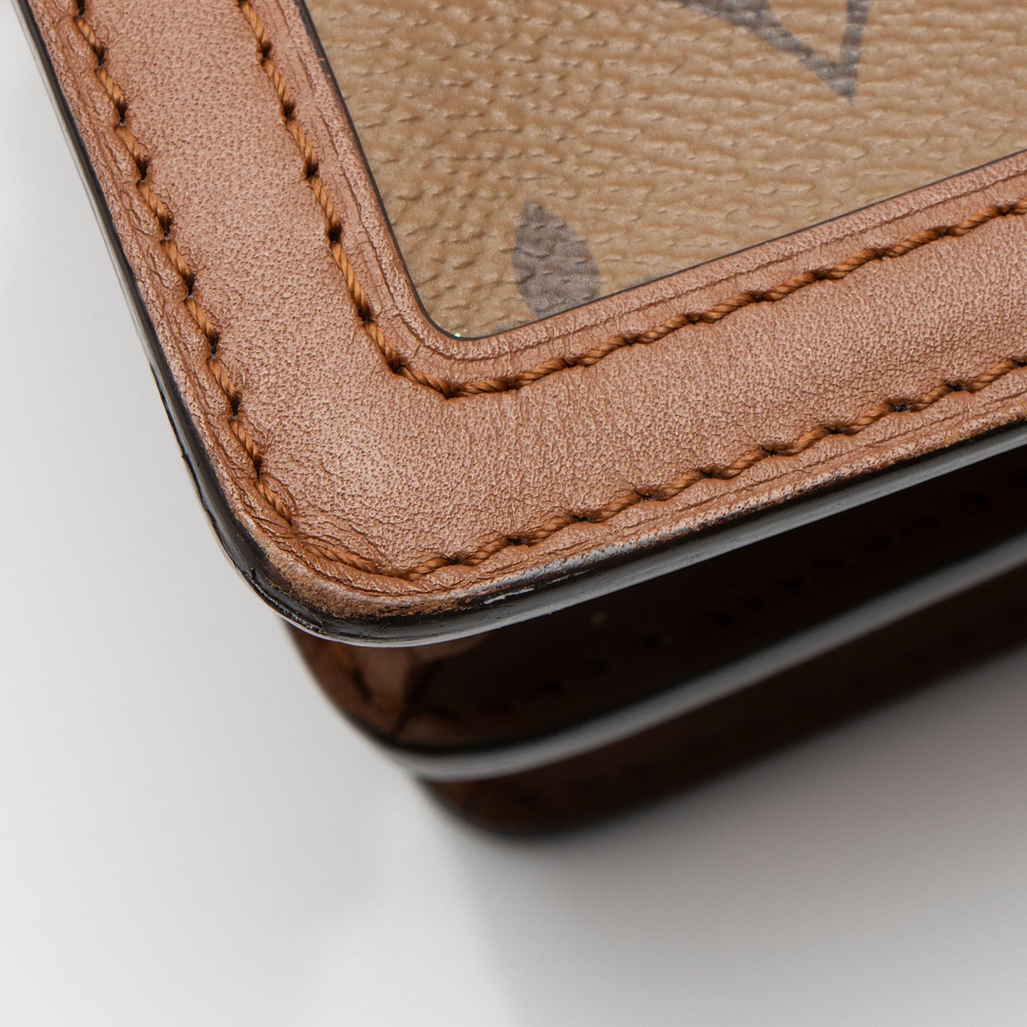 Louis Vuitton Reverse Monogram Dauphine MM Shoulder Bag (SHF-gLxrYk)