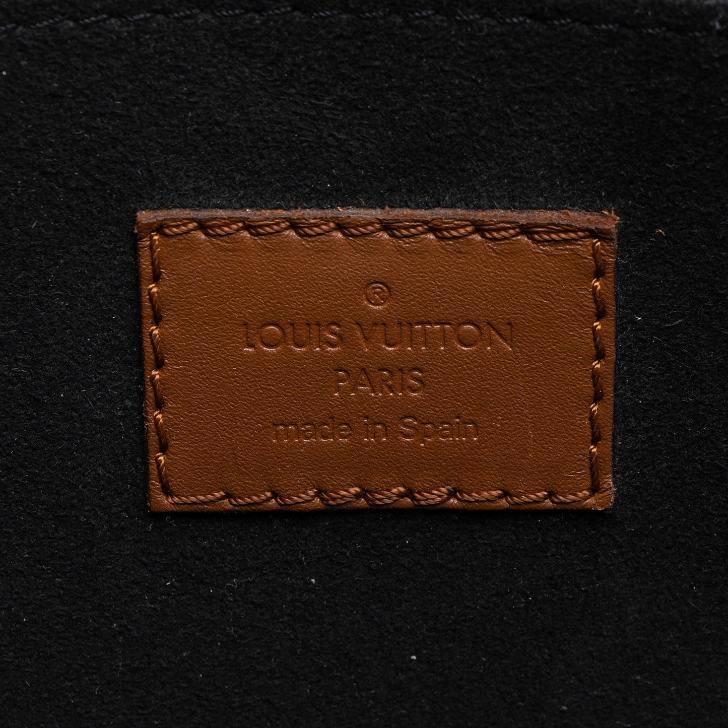 Louis Vuitton Reverse Monogram Dauphine MM Shoulder Bag (SHF-gLxrYk)