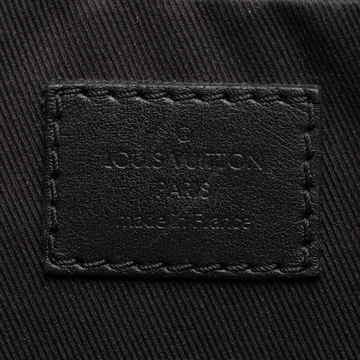 Louis Vuitton Reverse Monogram Eclipse Trio Messenger (SHF-CDPjS8)
