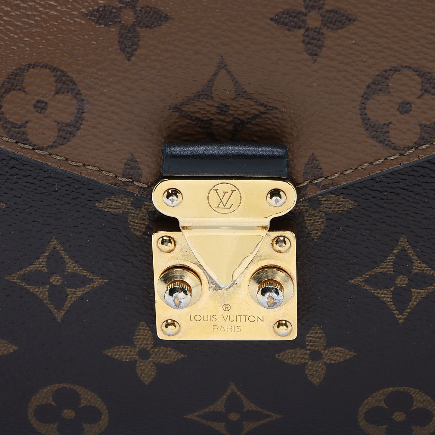 Louis Vuitton Reverse Monogram Pochette Metis Shoulder Bag (SHF-HDehHC)