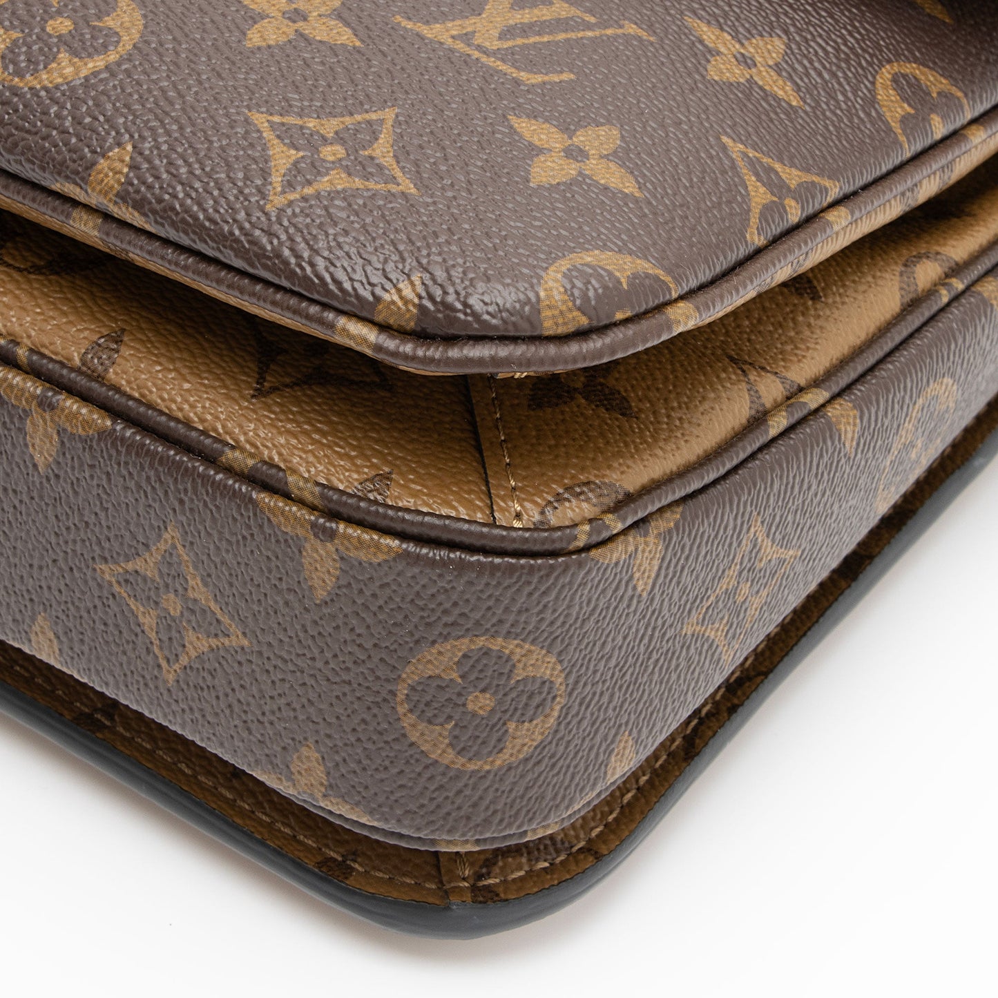 Louis Vuitton Reverse Monogram Pochette Metis Shoulder Bag (SHF-TeLbmc)