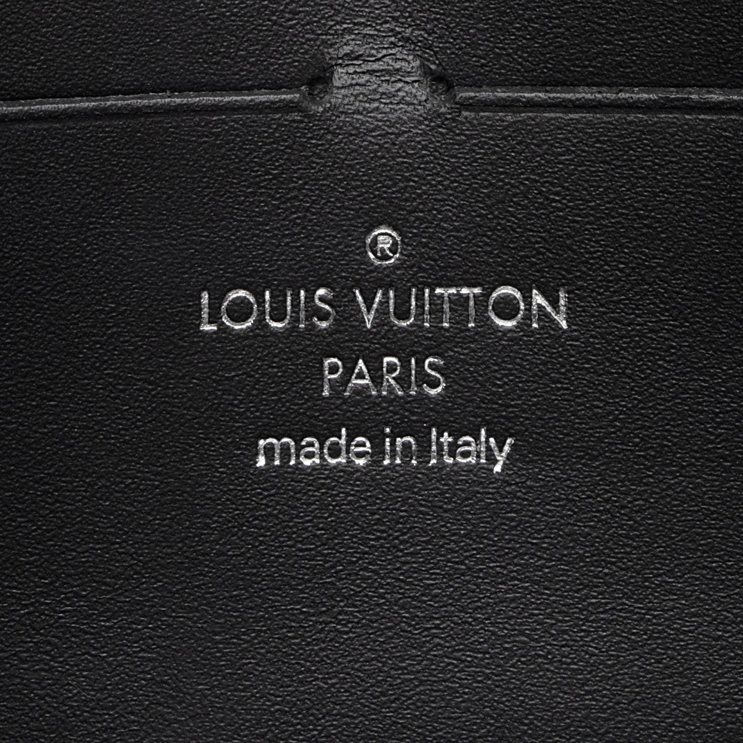 Louis Vuitton Suede Calfskin Wild Leopard Print Twist Chain Wallet (SHF-640zA2)