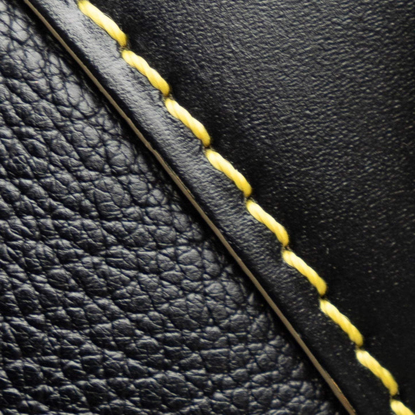 Louis Vuitton Suhali Lockit Clutch (SHG-5JNfts)