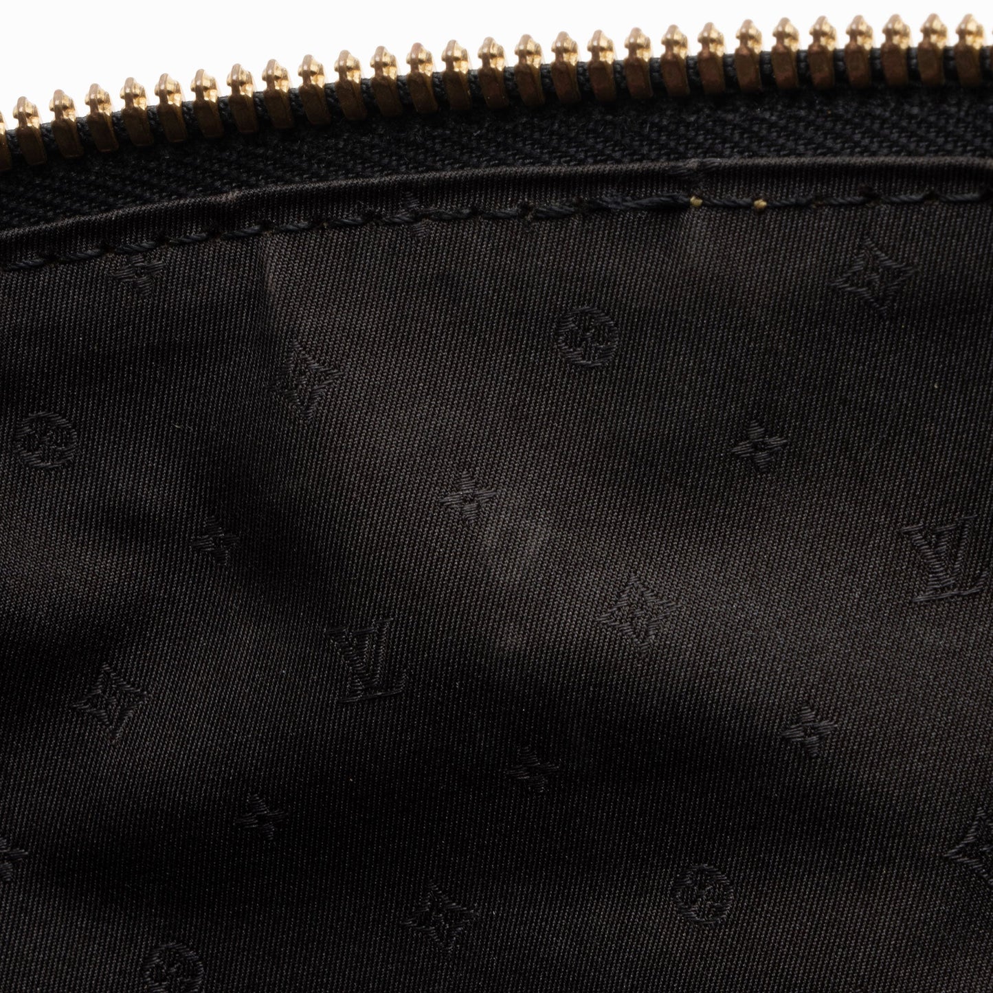 Louis Vuitton Suhali Lockit MM Satchel (SHF-VxGGO7)