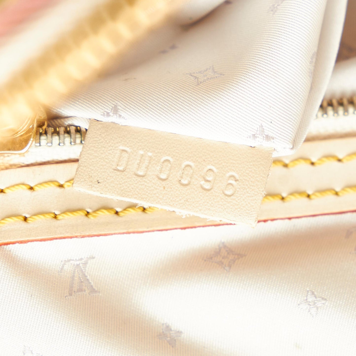 Louis Vuitton Suhali Lockit MM (SHG-26280)