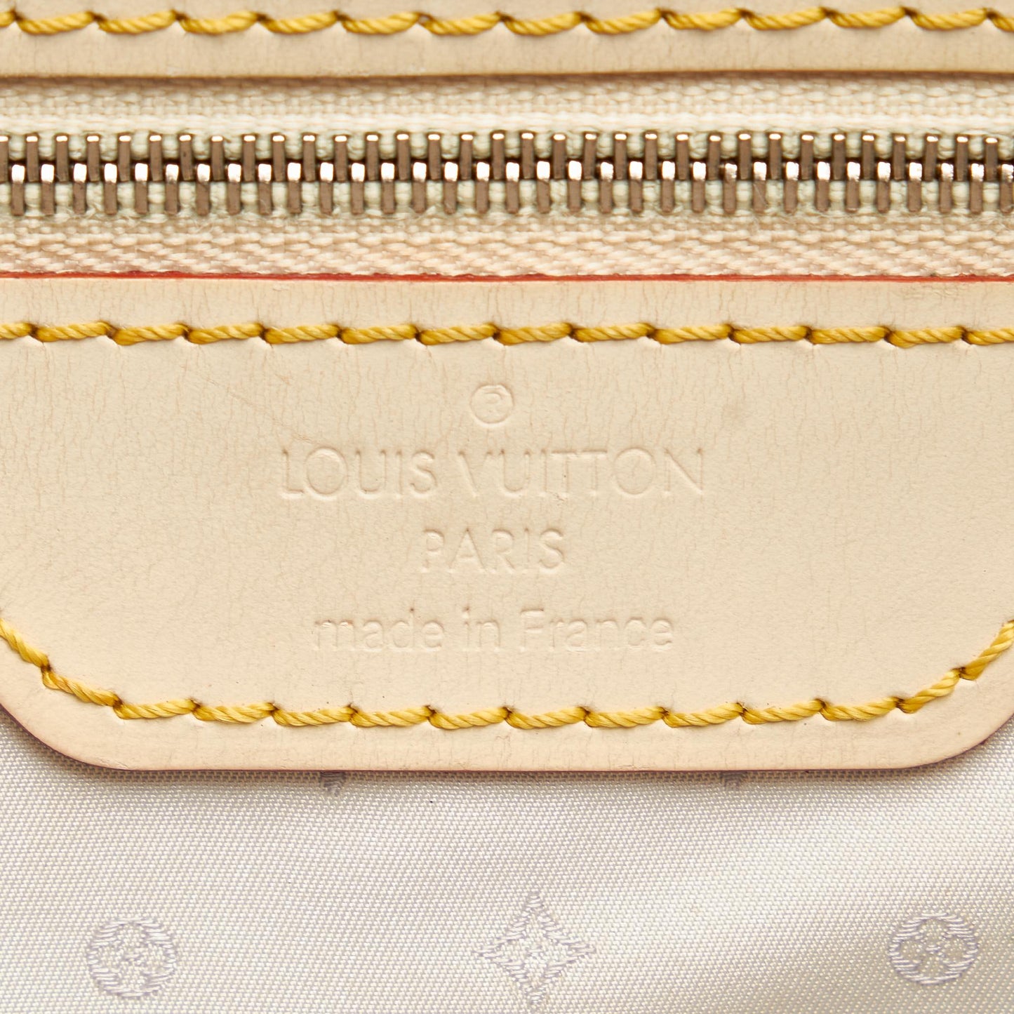 Louis Vuitton Suhali Lockit MM (SHG-26280)