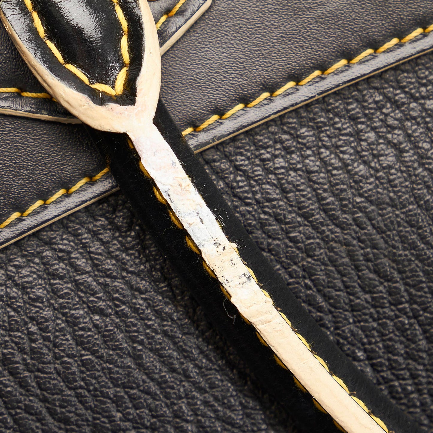 Louis Vuitton Suhali Lockit MM (SHG-31635)