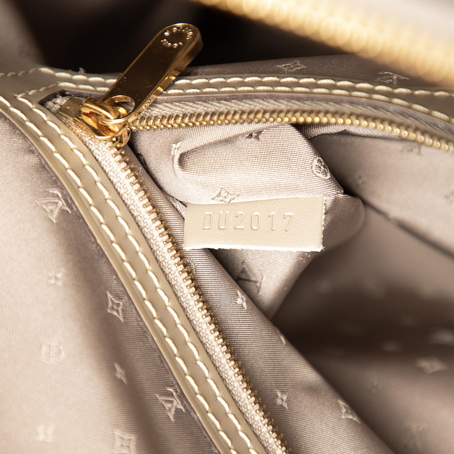 Louis Vuitton Suhali Lockit MM