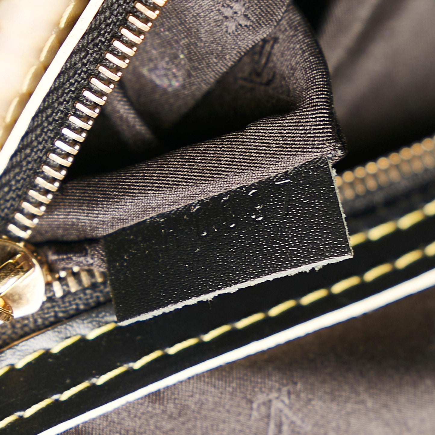 Louis Vuitton Suhali Lockit PM (SHG-DiQ27f)