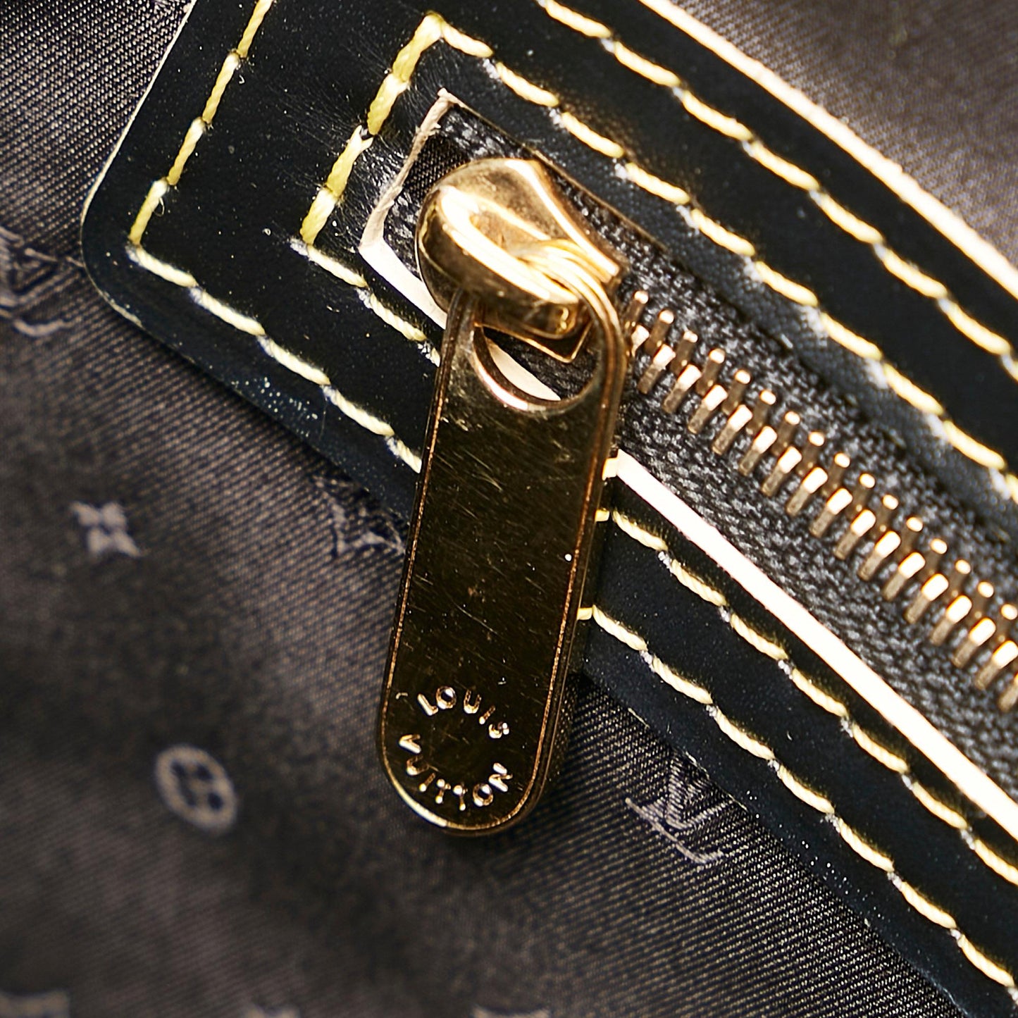 Louis Vuitton Suhali Lockit PM (SHG-DiQ27f)