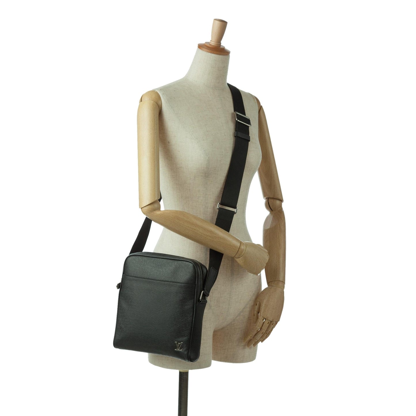 Louis Vuitton Taiga Alex Messenger BB (SHG-2t8gAJ)