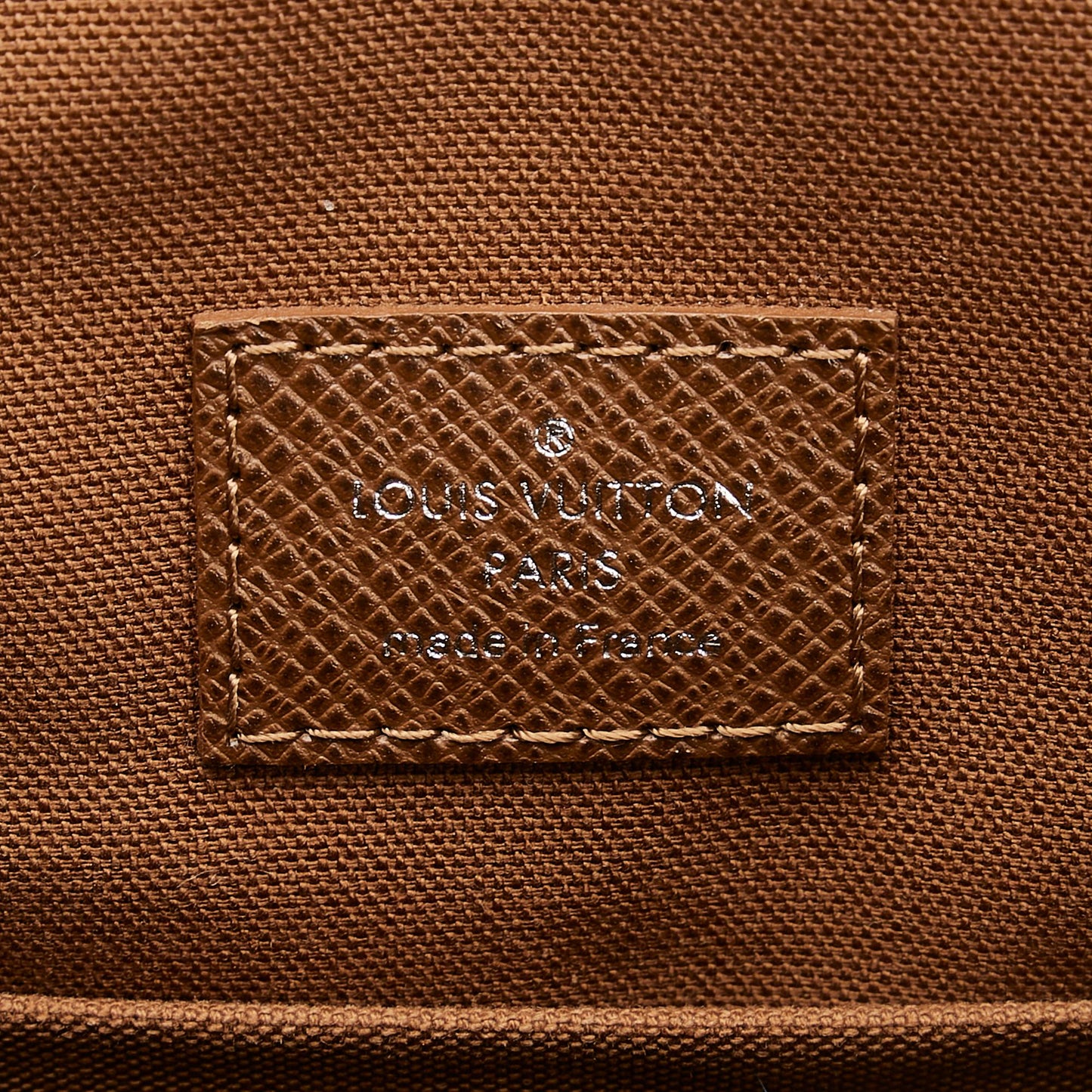 Louis Vuitton Taiga Andrei (SHG-g943NW)