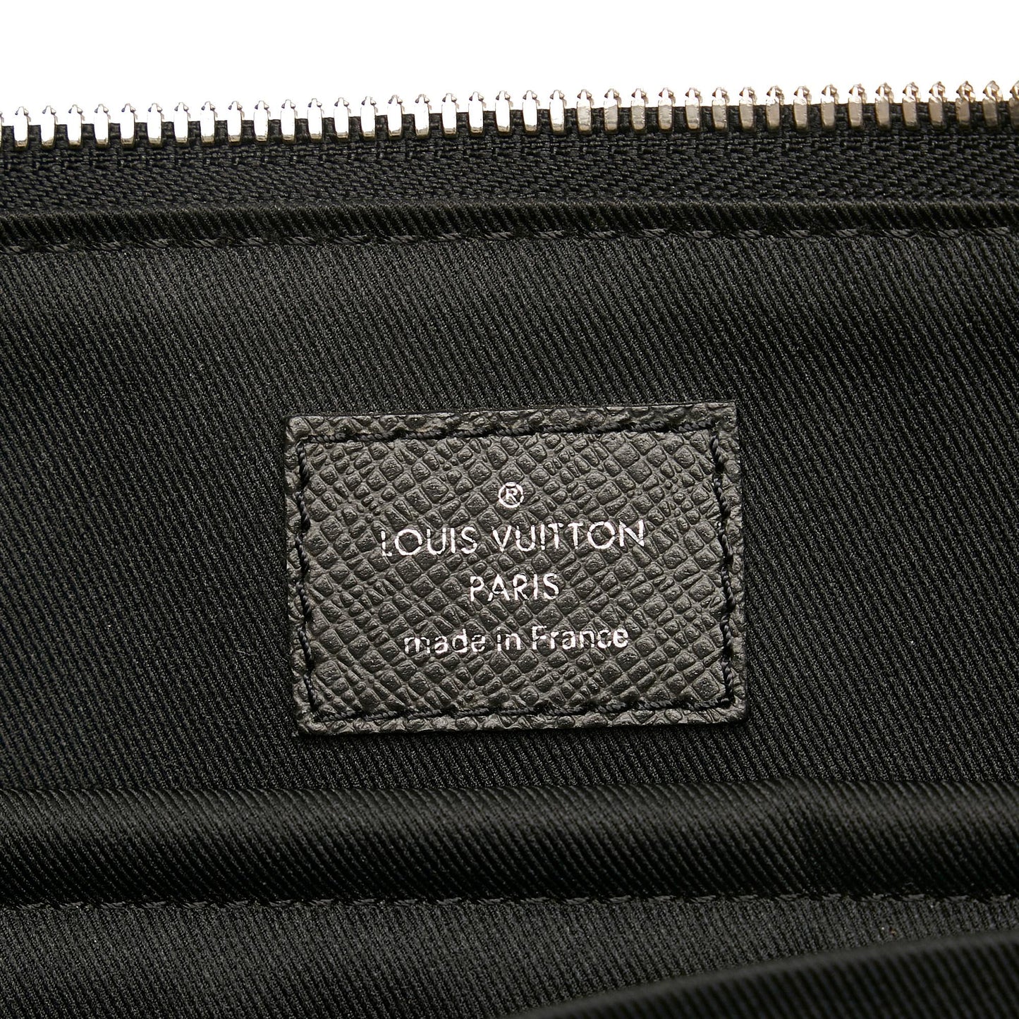 Louis Vuitton Taiga Anton Briefcase (SHG-QDJcXn)