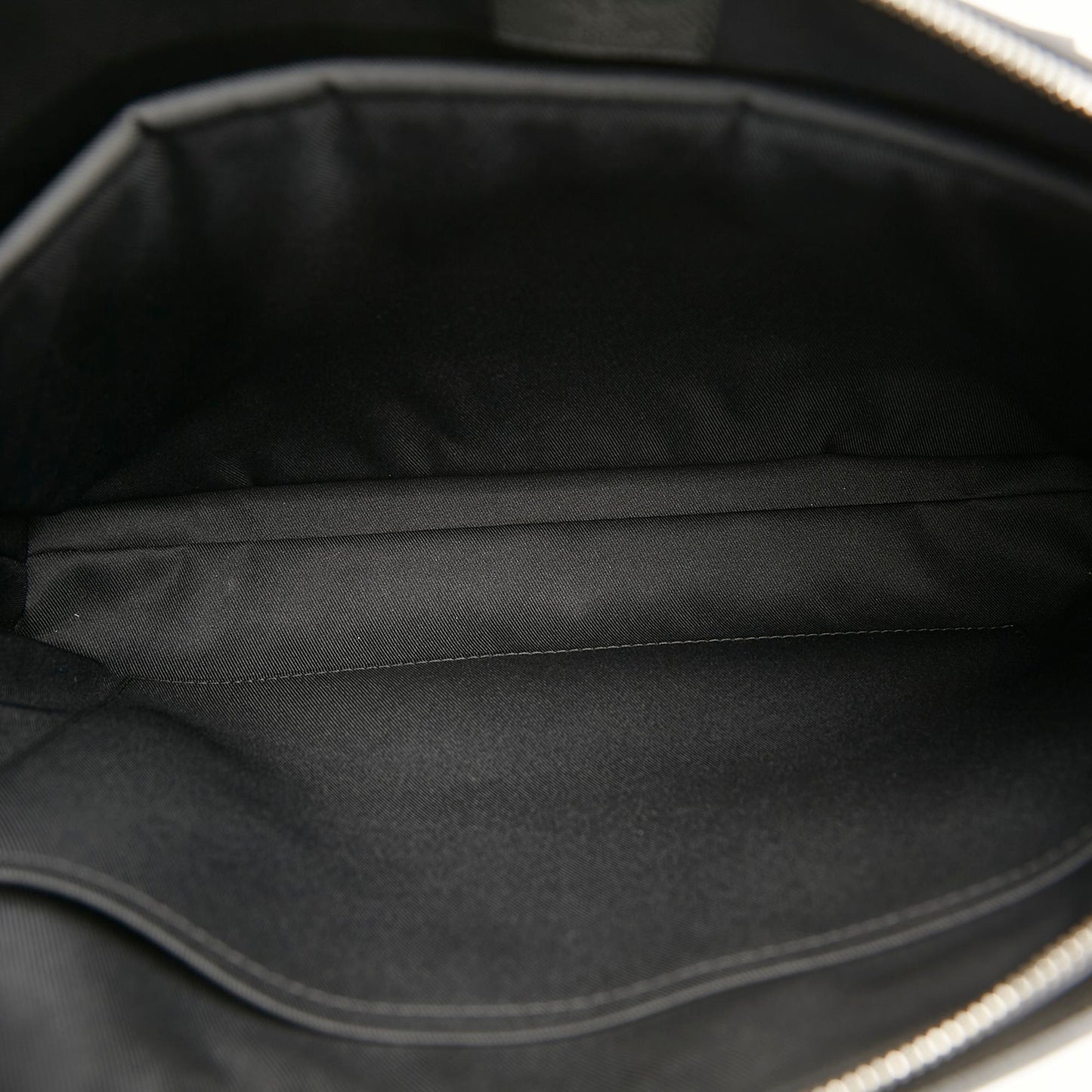 Louis Vuitton Taiga Anton Briefcase (SHG-QDJcXn)
