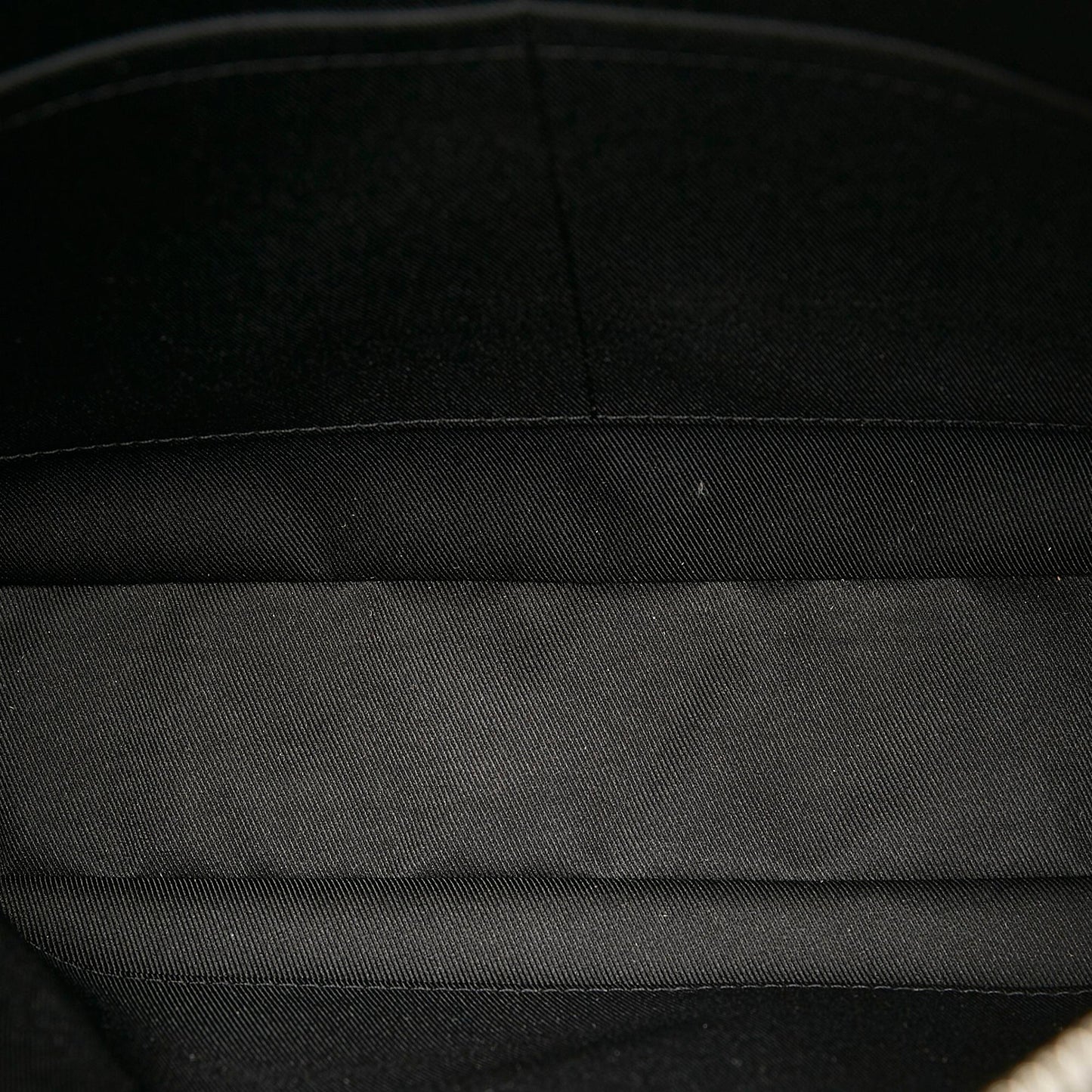 Louis Vuitton Taiga Anton Messenger PM (SHG-28983)