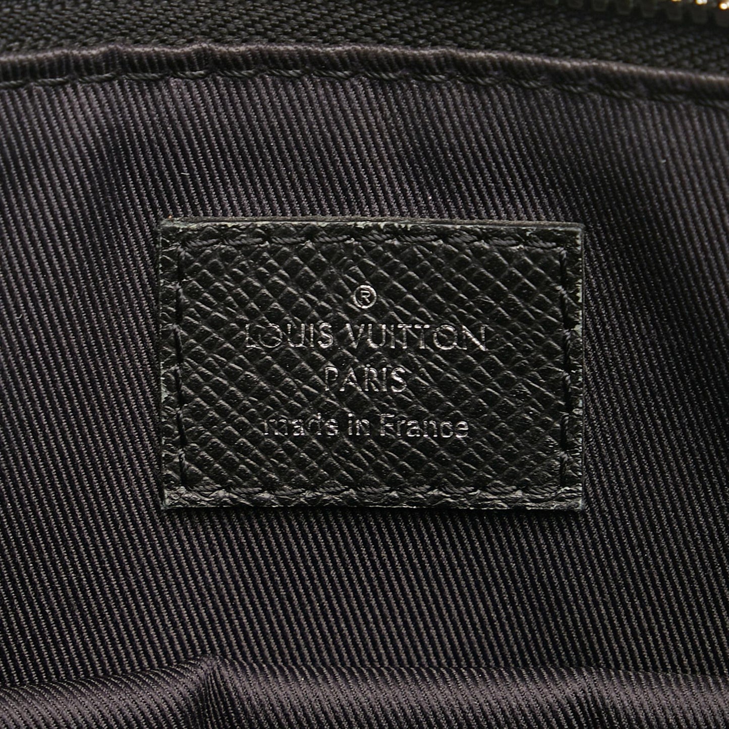 Louis Vuitton Taiga Anton Soft Briefcase (SHG-35900)
