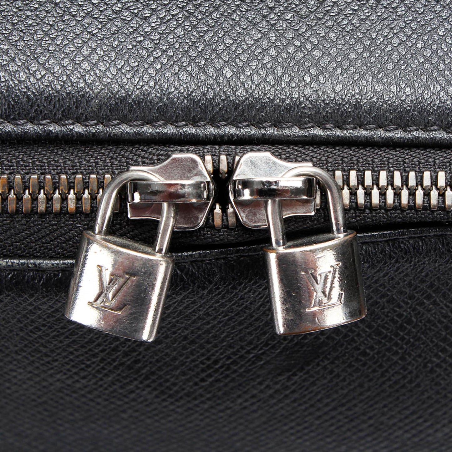 Louis Vuitton Taiga Apollo