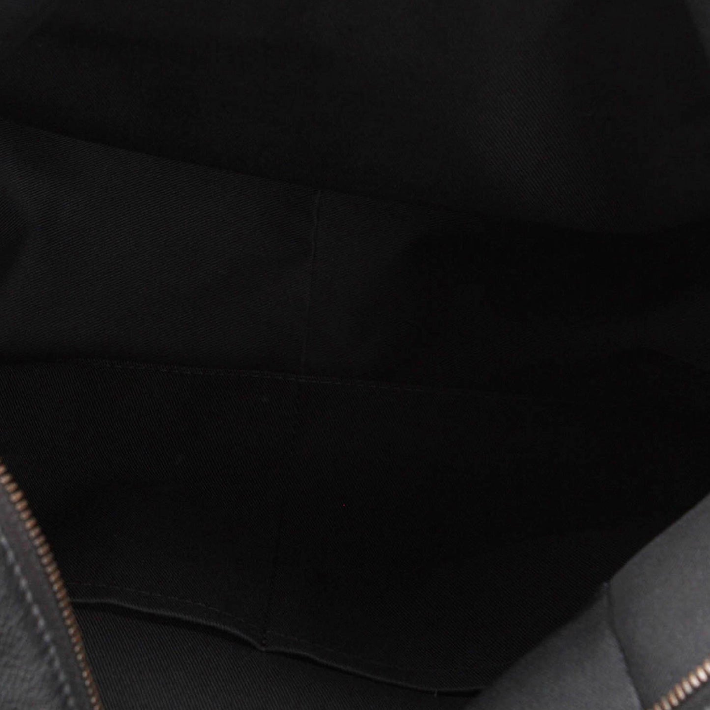 Louis Vuitton Taiga Apollo