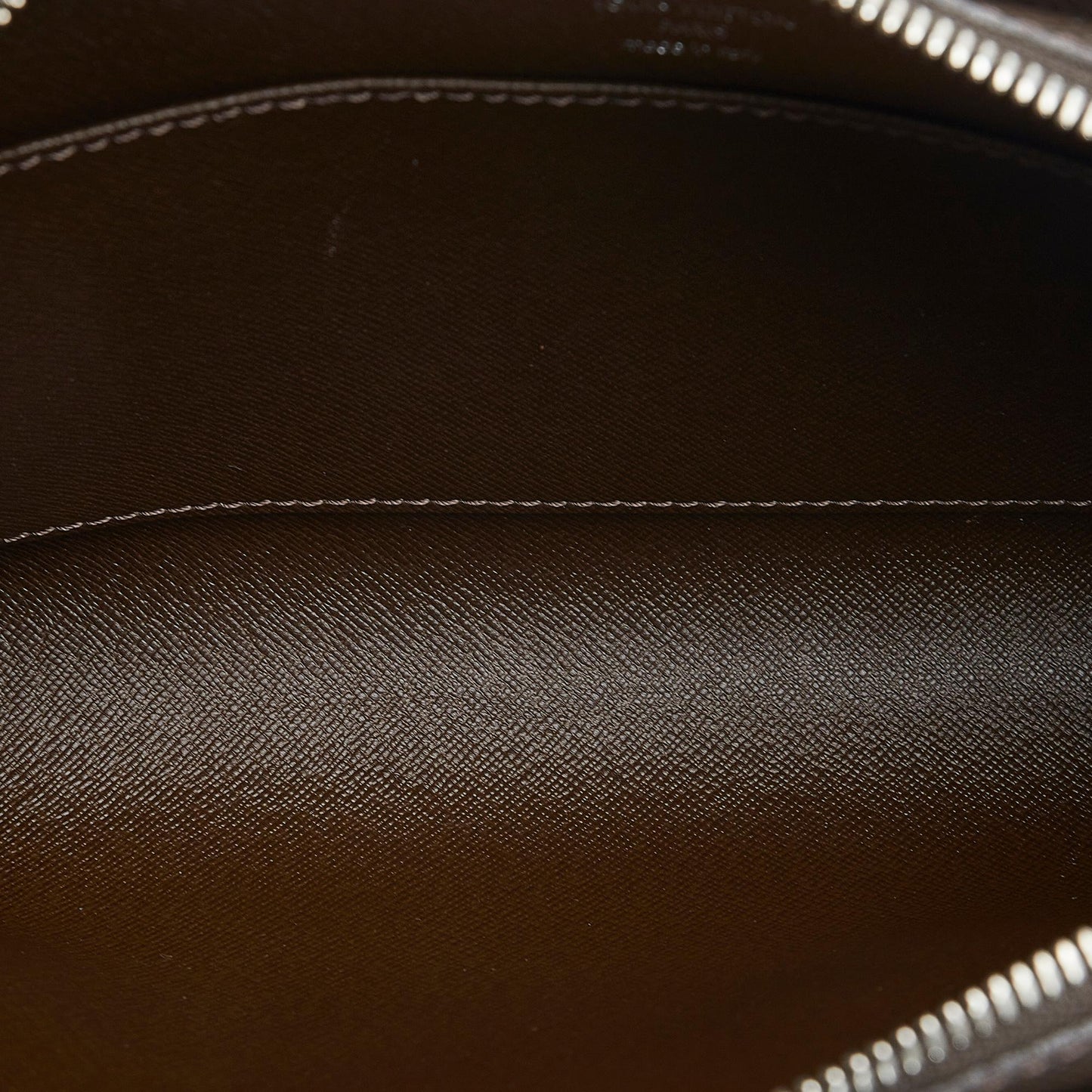 Louis Vuitton Taiga Baikal Clutch Bag (SHG-OfkX5y)