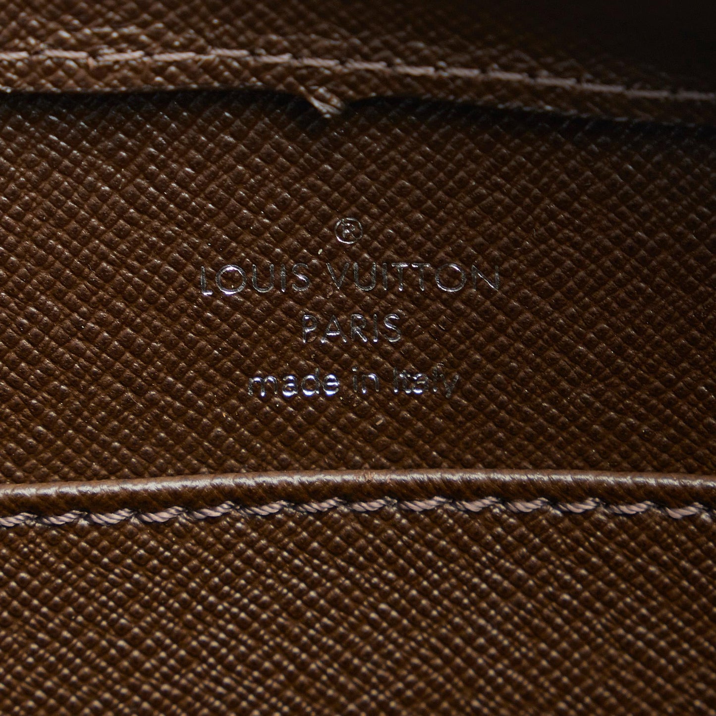 Louis Vuitton Taiga Baikal Clutch Bag (SHG-OfkX5y)