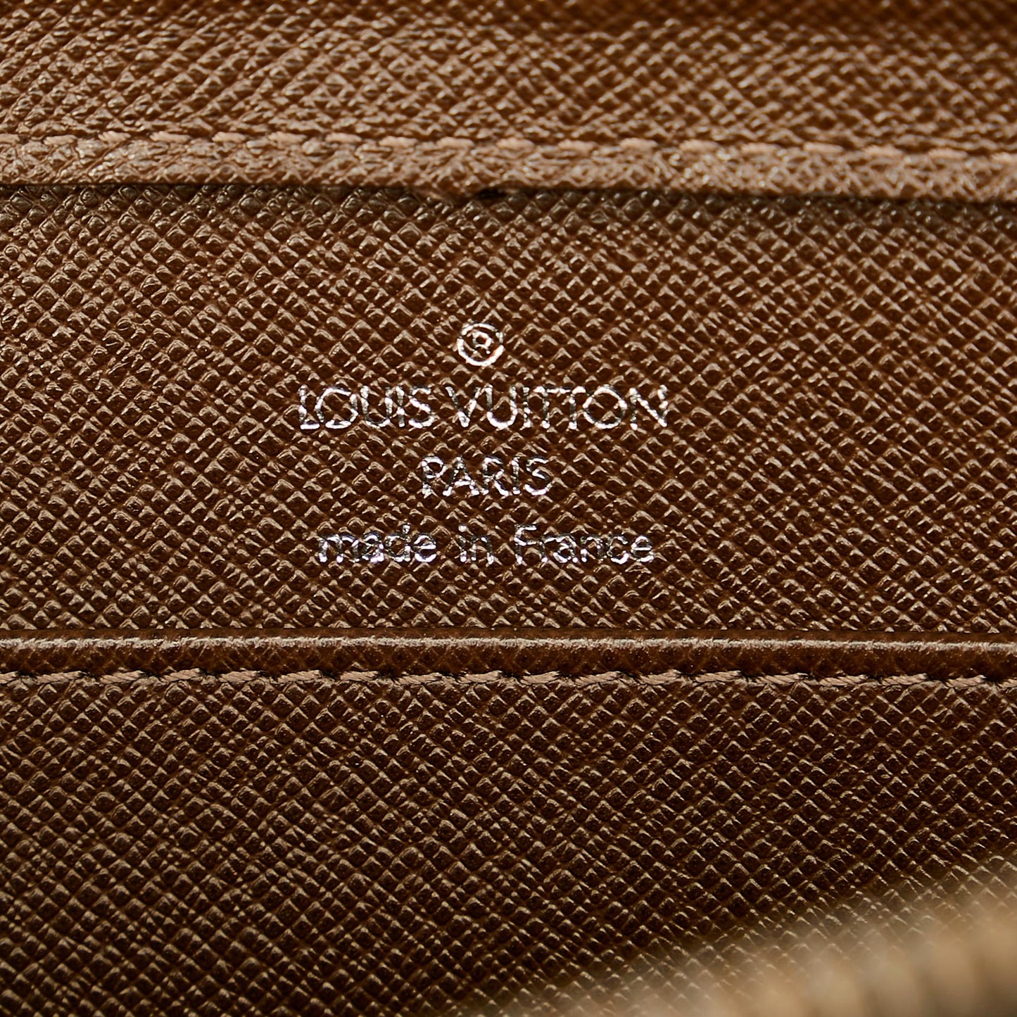 Louis Vuitton Taiga Baikal (SHG-23380)
