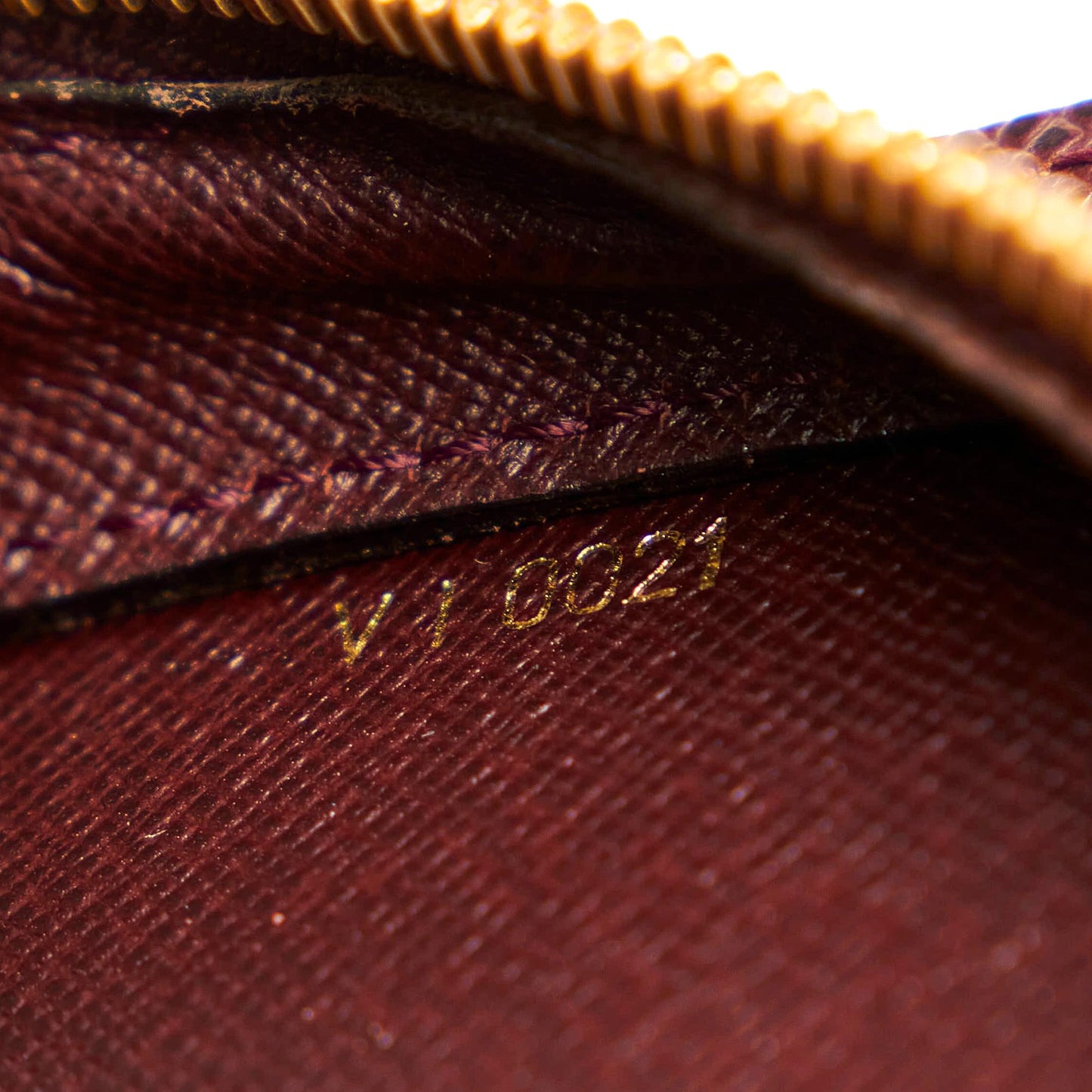 Louis Vuitton Taiga Baikal (SHG-28546)