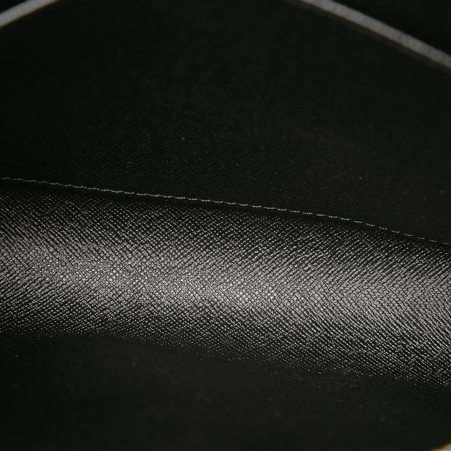 Louis Vuitton Taiga Baikal (SHG-31829)