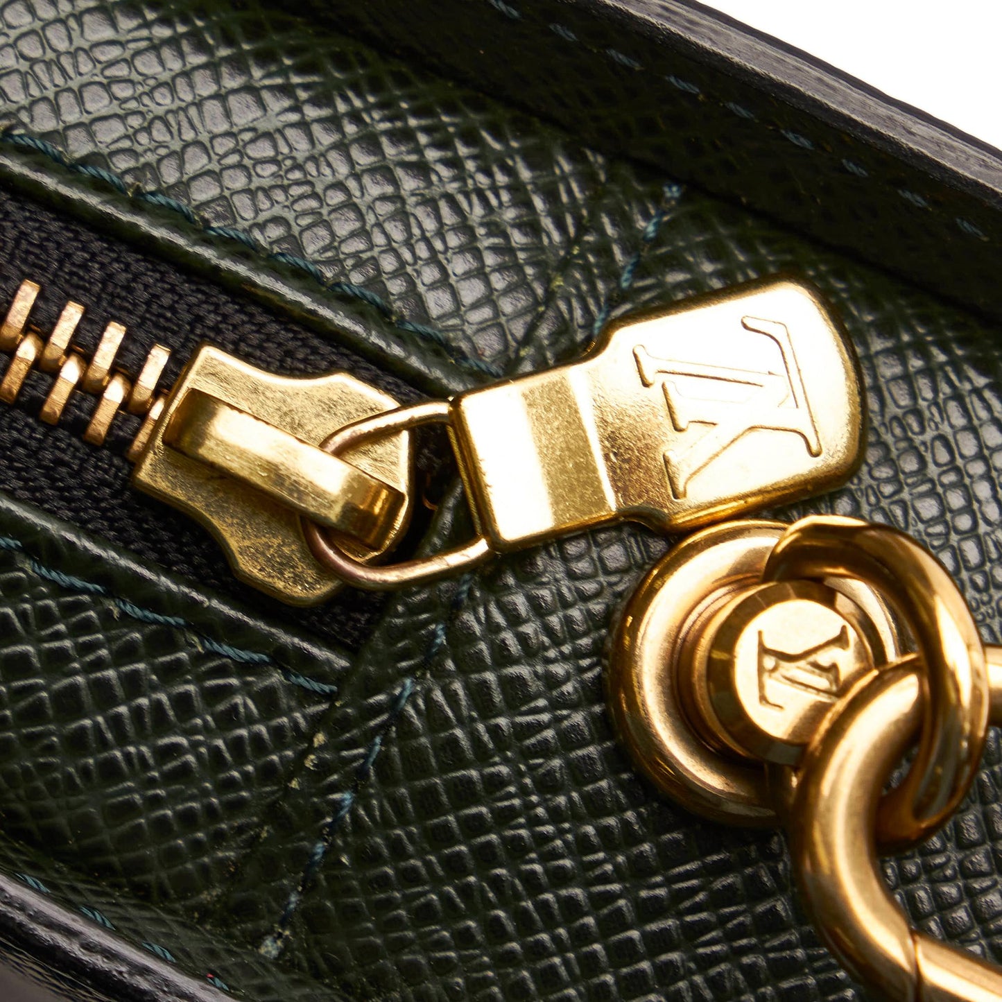Louis Vuitton Taiga Baikal (SHG-32866)