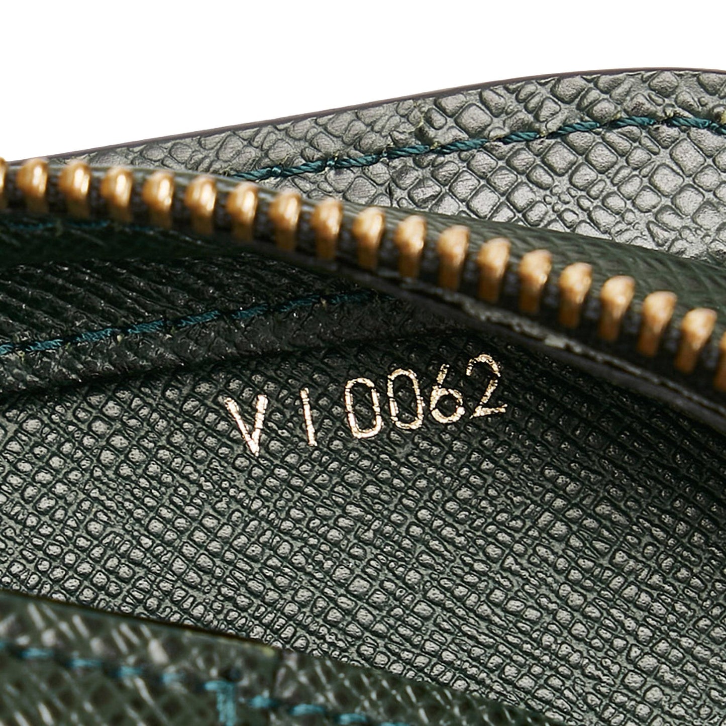 Louis Vuitton Taiga Baikal (SHG-5Q5zgc)