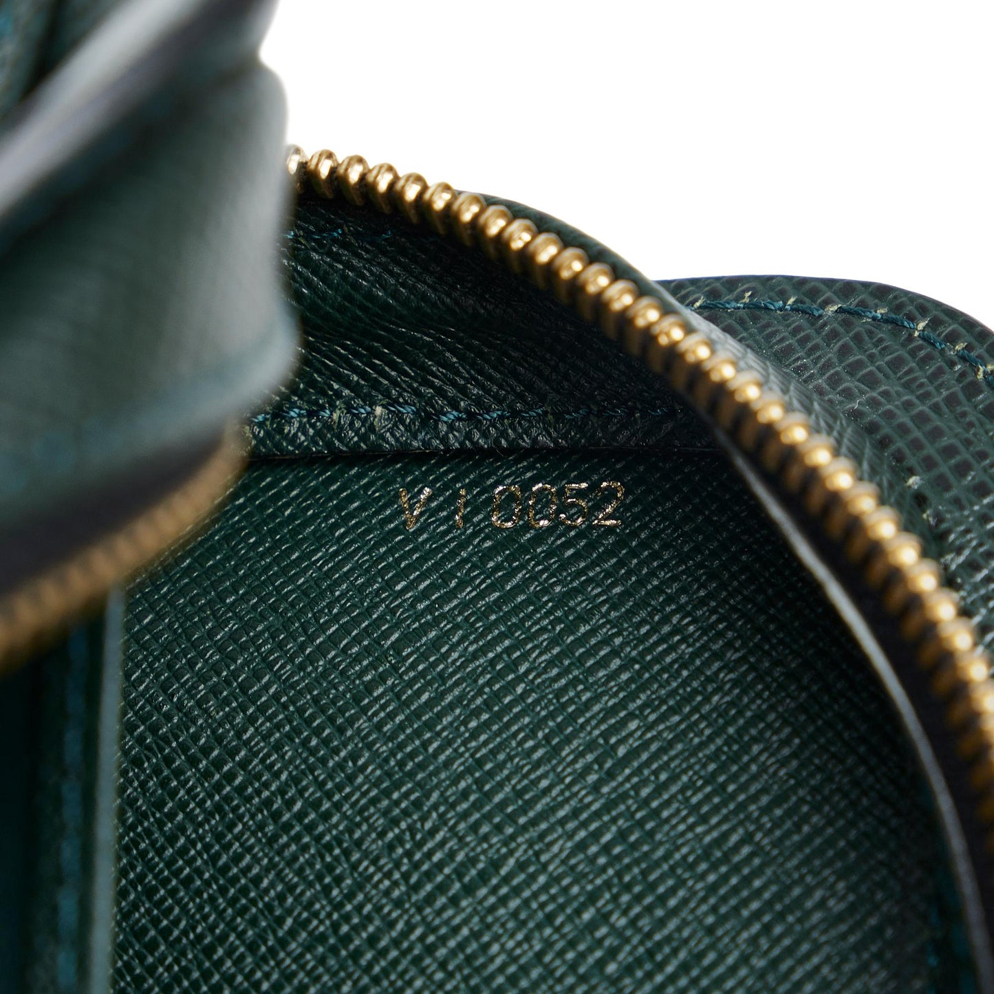 Louis Vuitton Taiga Baikal (SHG-30ZBt7)