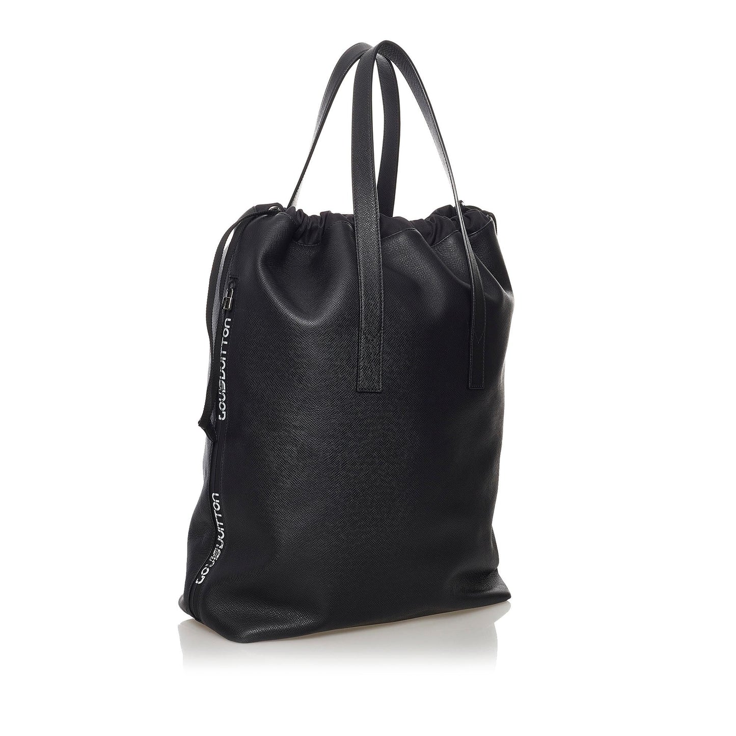 Louis Vuitton Taiga Cabas Light (SHG-WqVFfY)