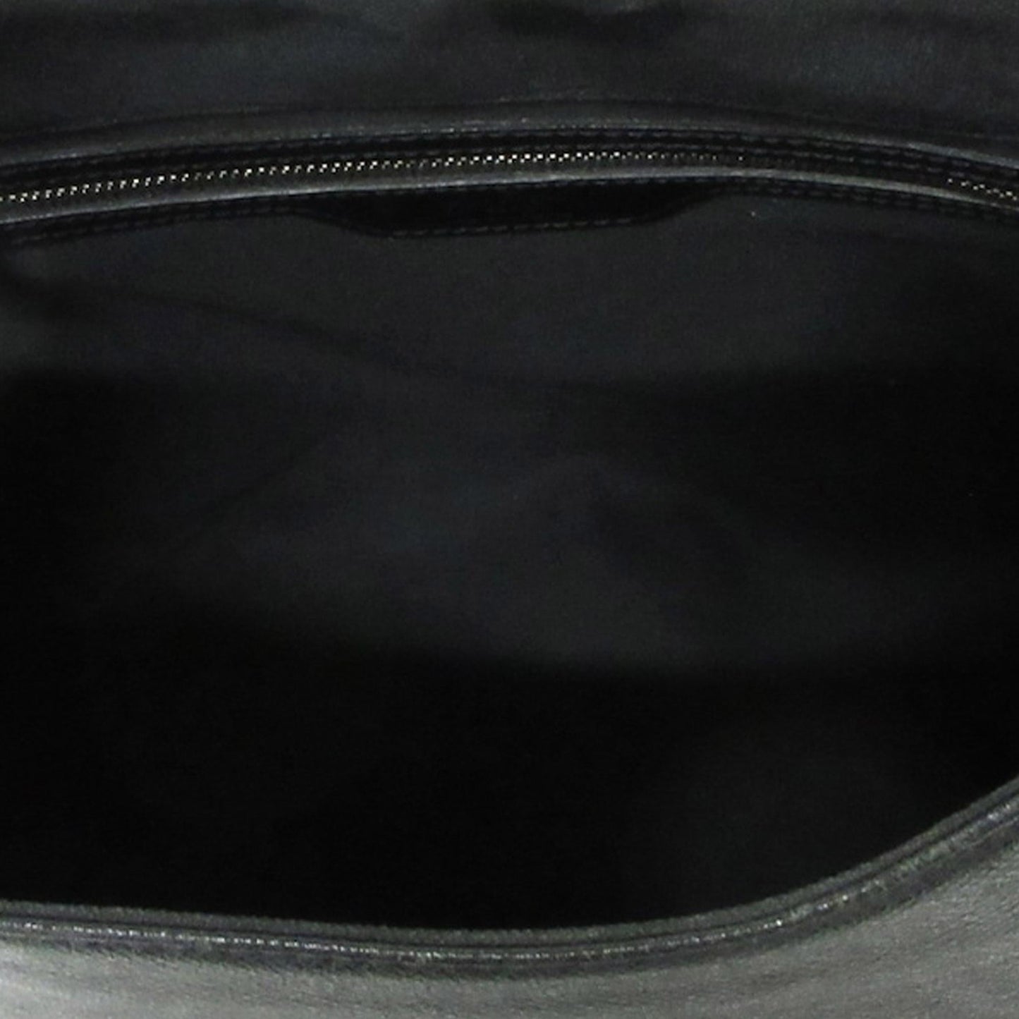 Louis Vuitton Taiga Cassiar (SHG-phAHbC)