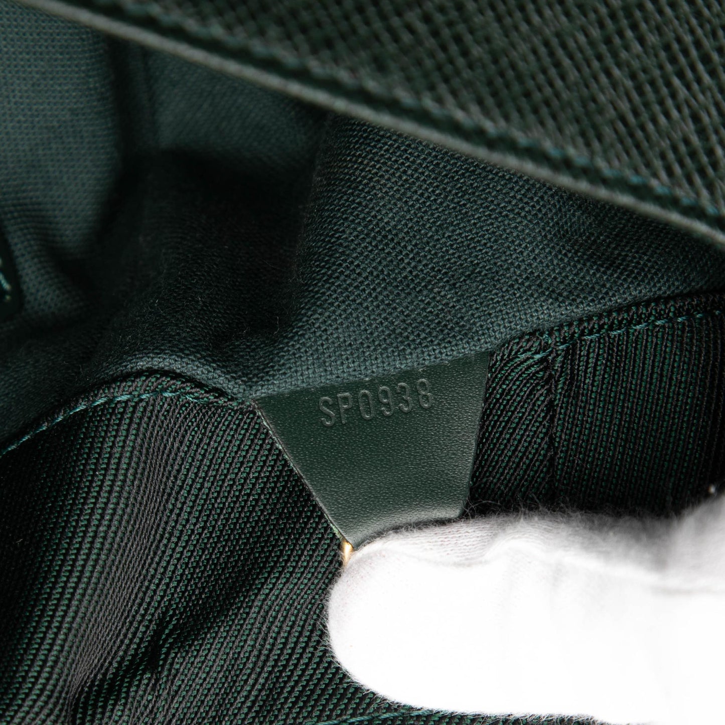 Louis Vuitton Taiga Cassiar