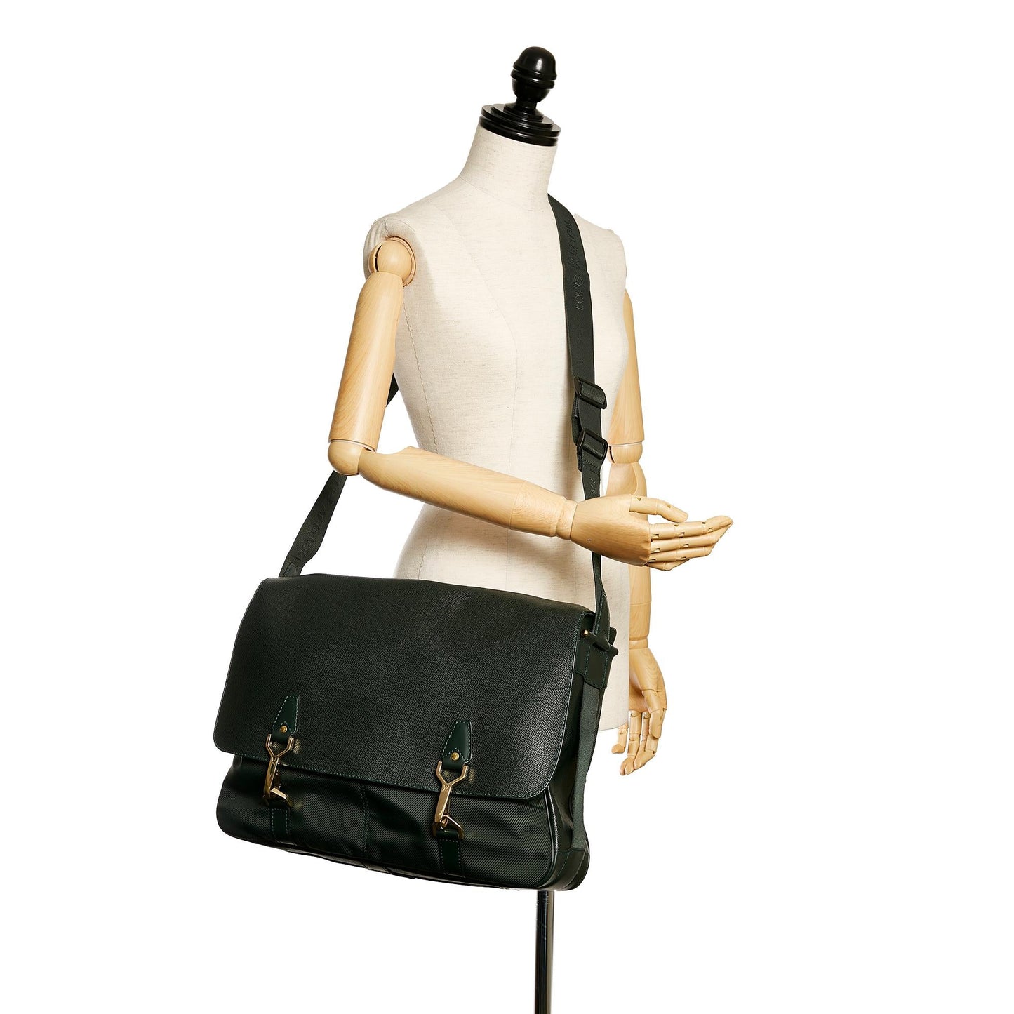 Louis Vuitton Taiga Dersou (SHG-28576)