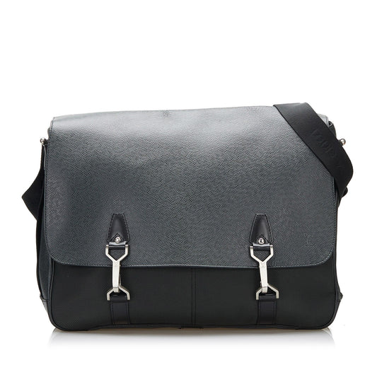 Louis Vuitton Taiga Dersou (SHG-37855)